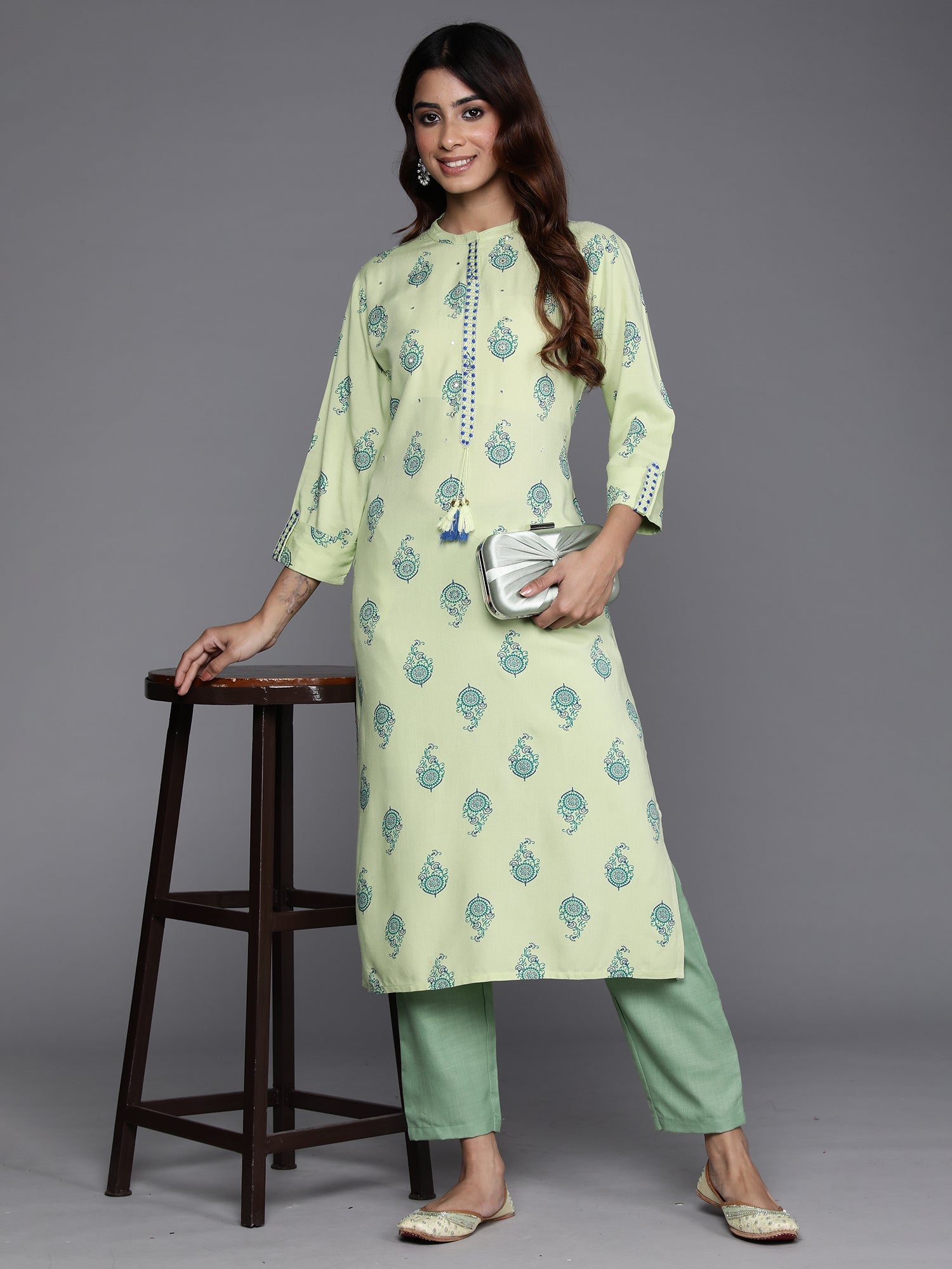 Women's Green Viscose Rayon Kurta - Taantav