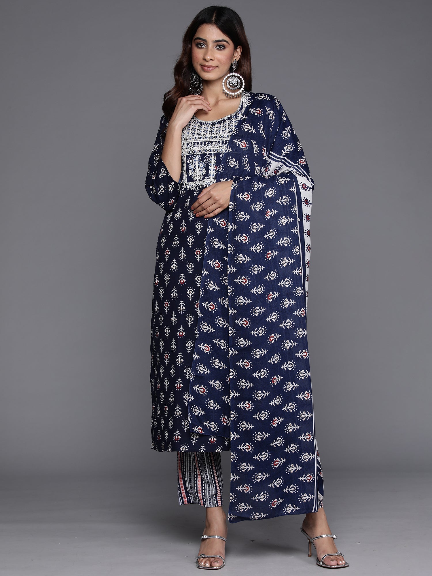 Women's Navy Blue Cotton Blend Kurta Set - Taantav