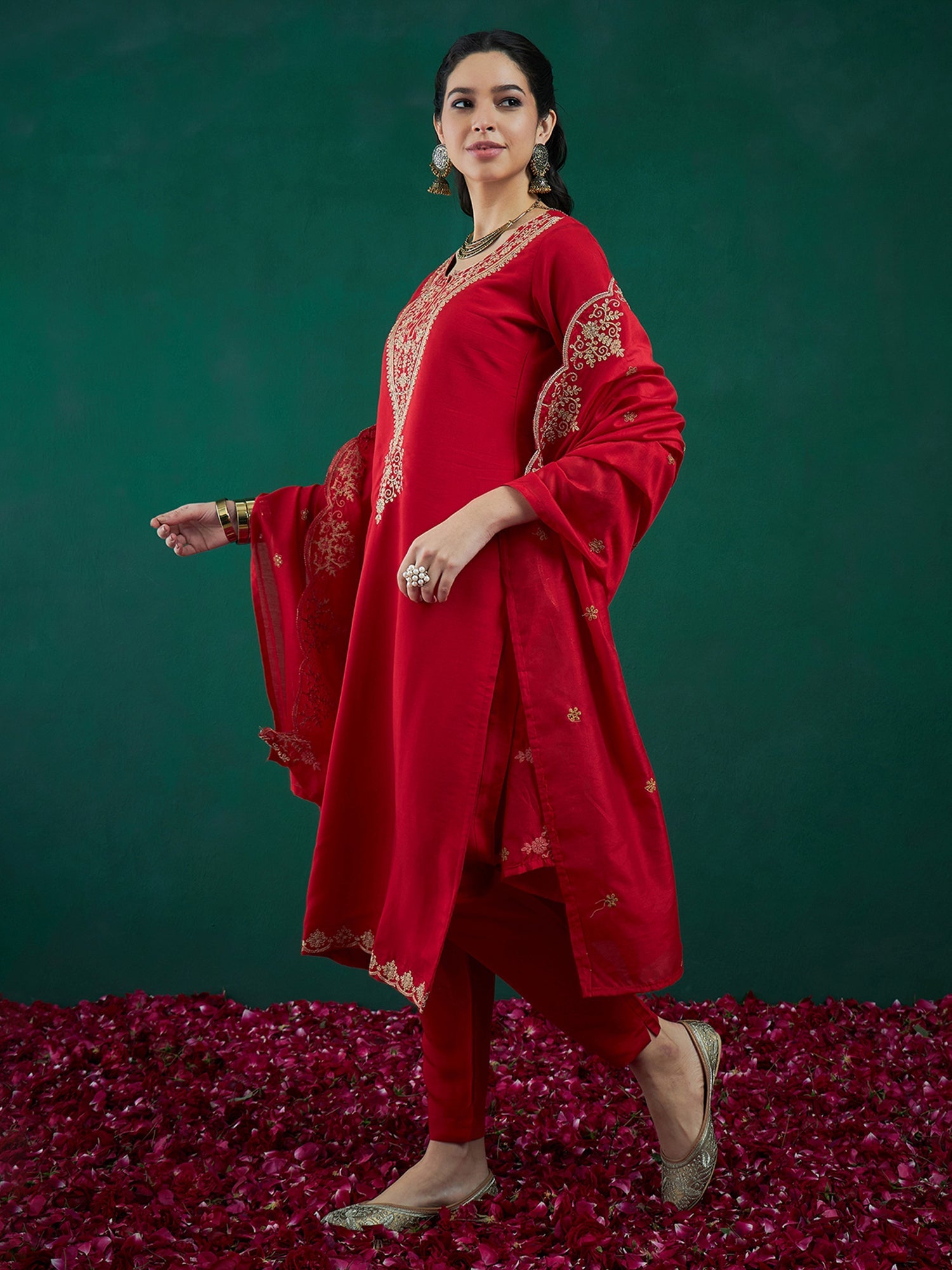 Women's Red Silk Blend Kurta Set - Taantav