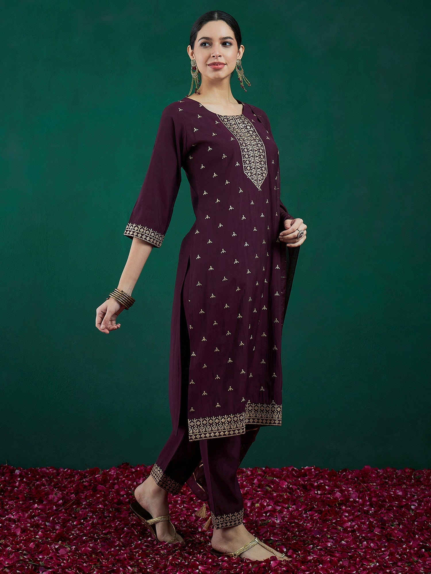 Women's Burgundy Chanderi Silk Kurta Set - Taantav