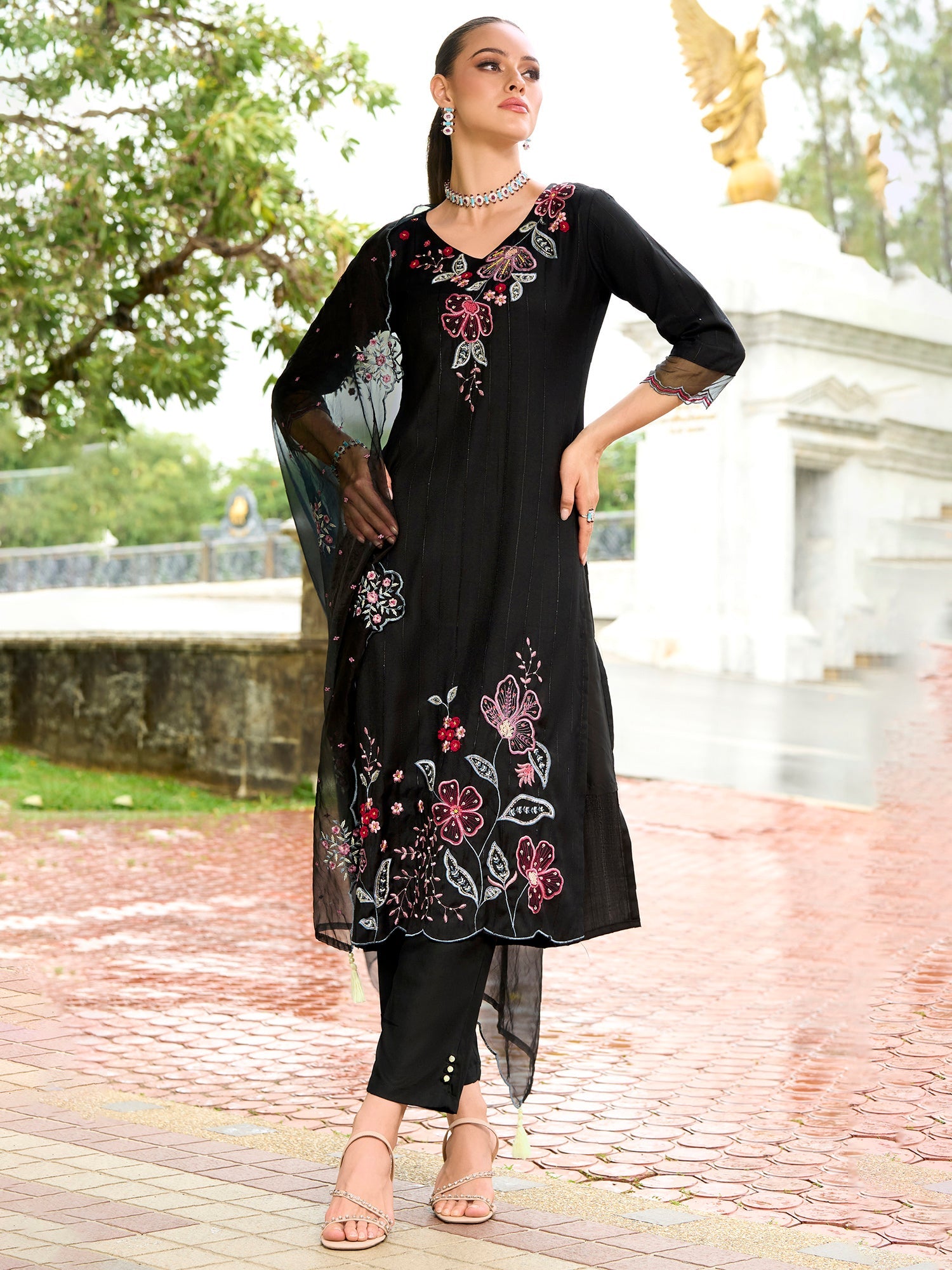 Women's Black Silk Blend Kurta Set - Taantav