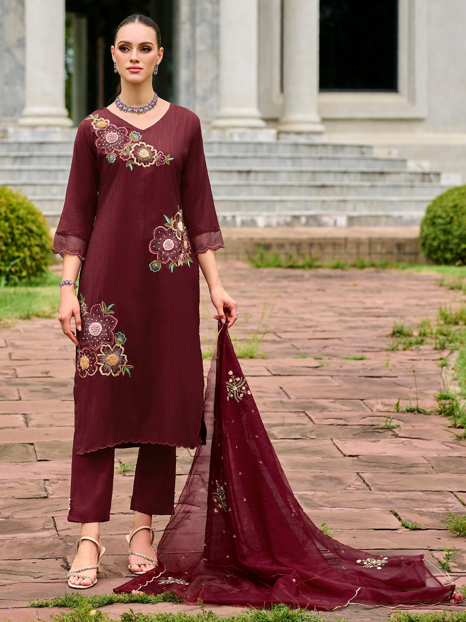 Women's Maroon Silk Blend Kurta Set - Taantav