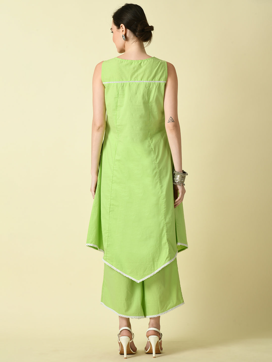 Women's Green Embroidered Kurta With Palazzo - Myshka