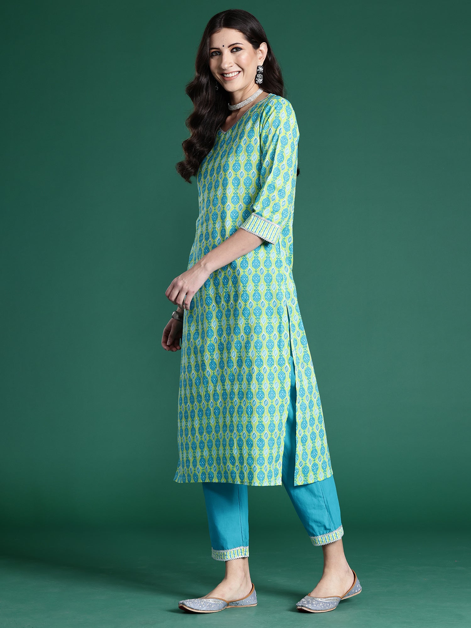 Women's Green Printed Straight Kurta Trousers With Dupatta Set - Indo Era