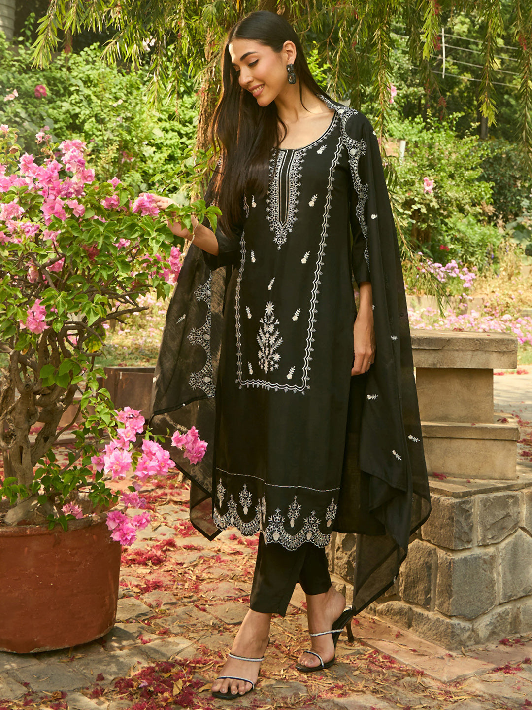 Women's Black Silk Blend Kurta Set - Taantav