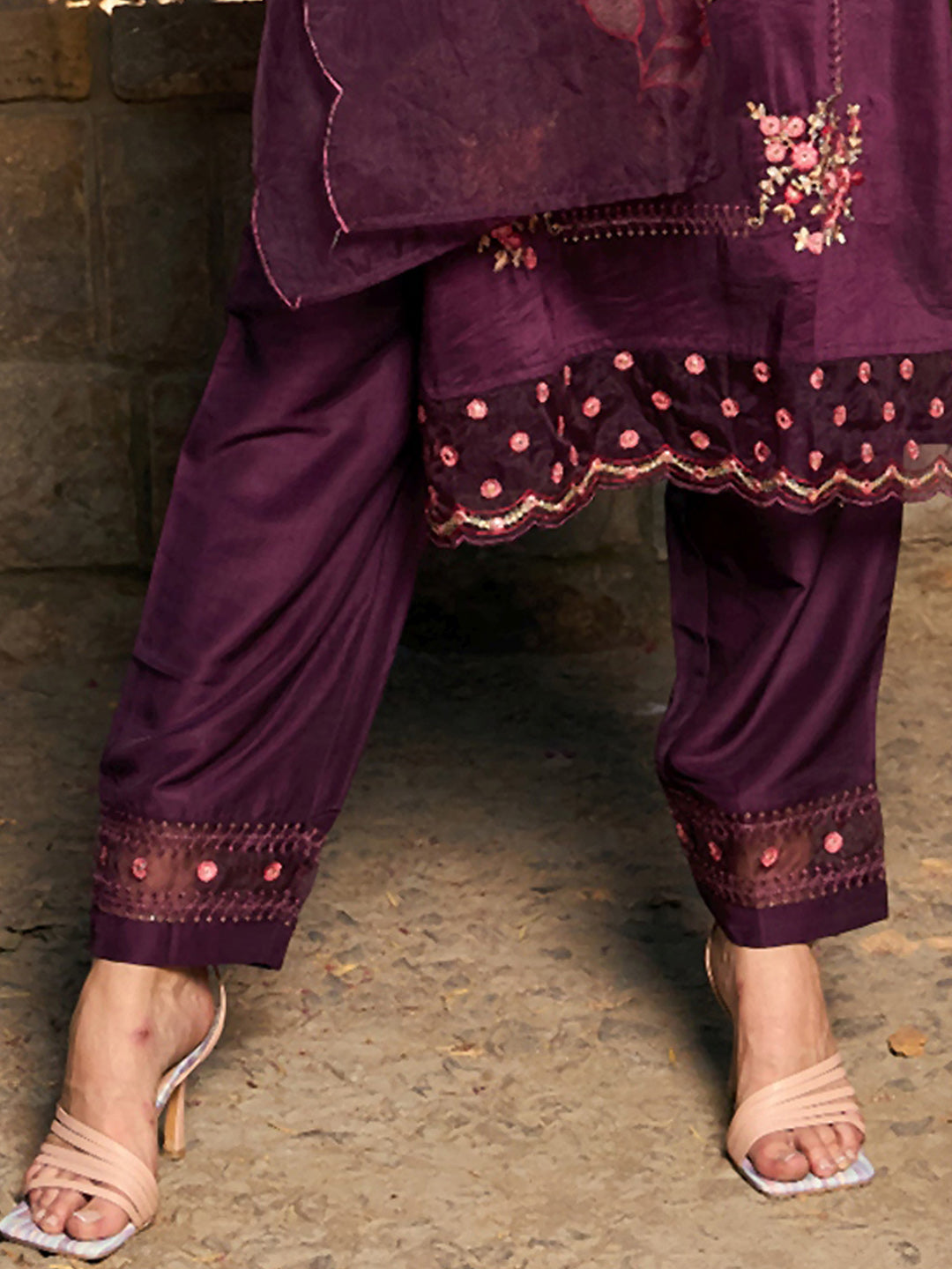 Women's Burgundy Silk Blend Kurta Set - Taantav