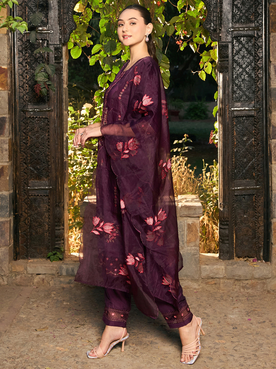 Women's Burgundy Silk Blend Kurta Set - Taantav