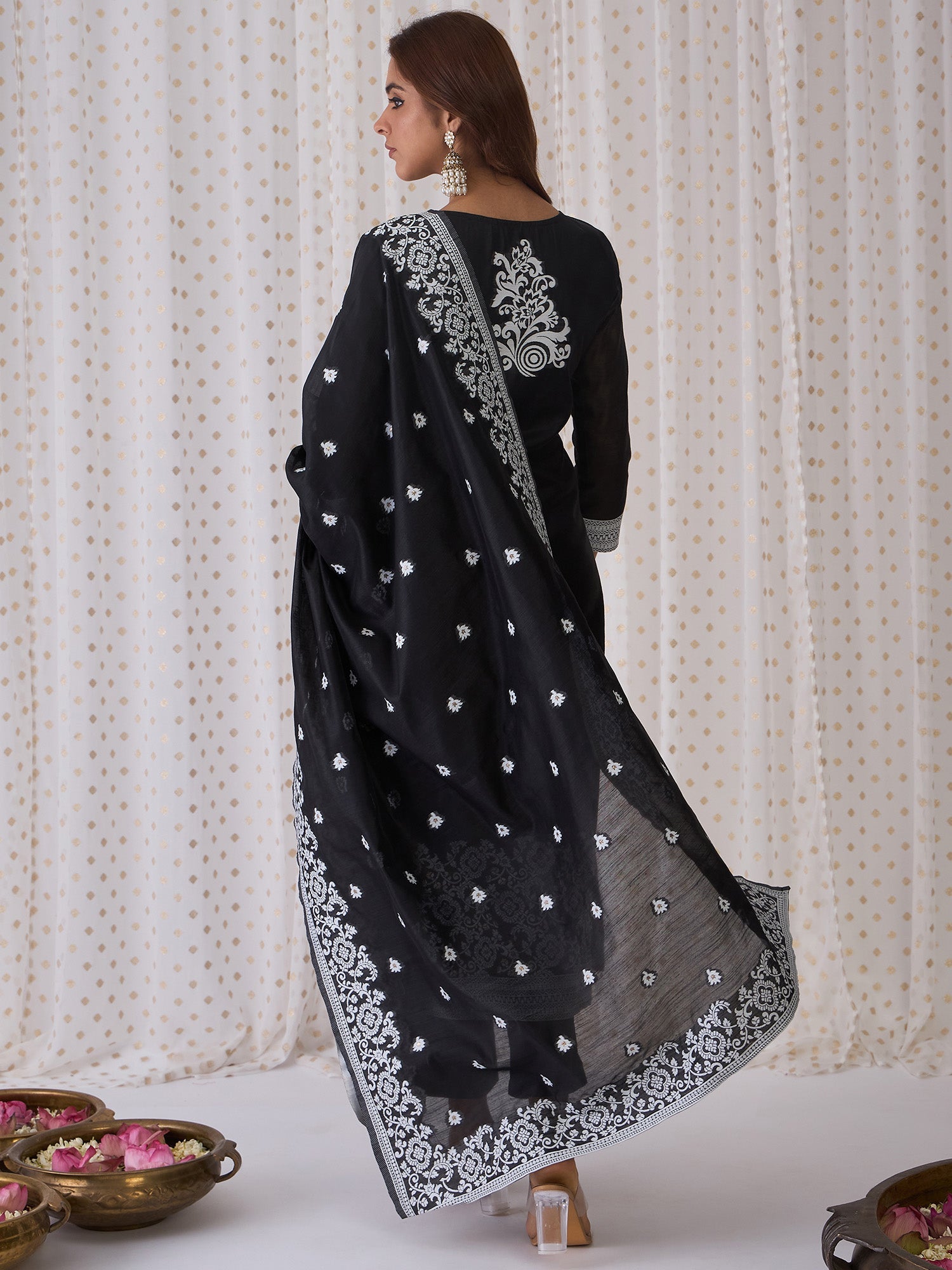 Women's Black Silk Blend Kurta Set - Taantav