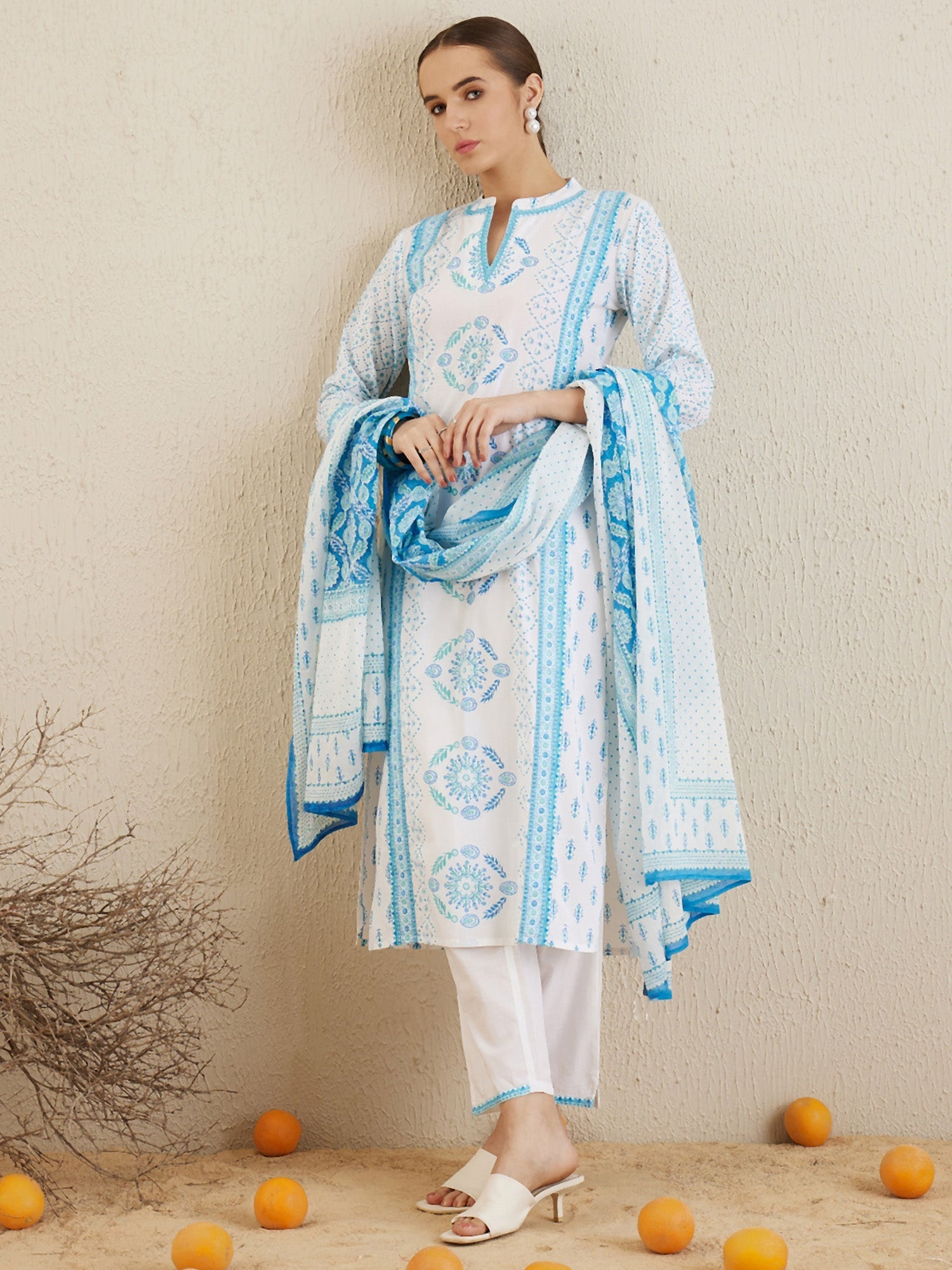 Women's Off White Pure Cotton Kurta Set - Taantav