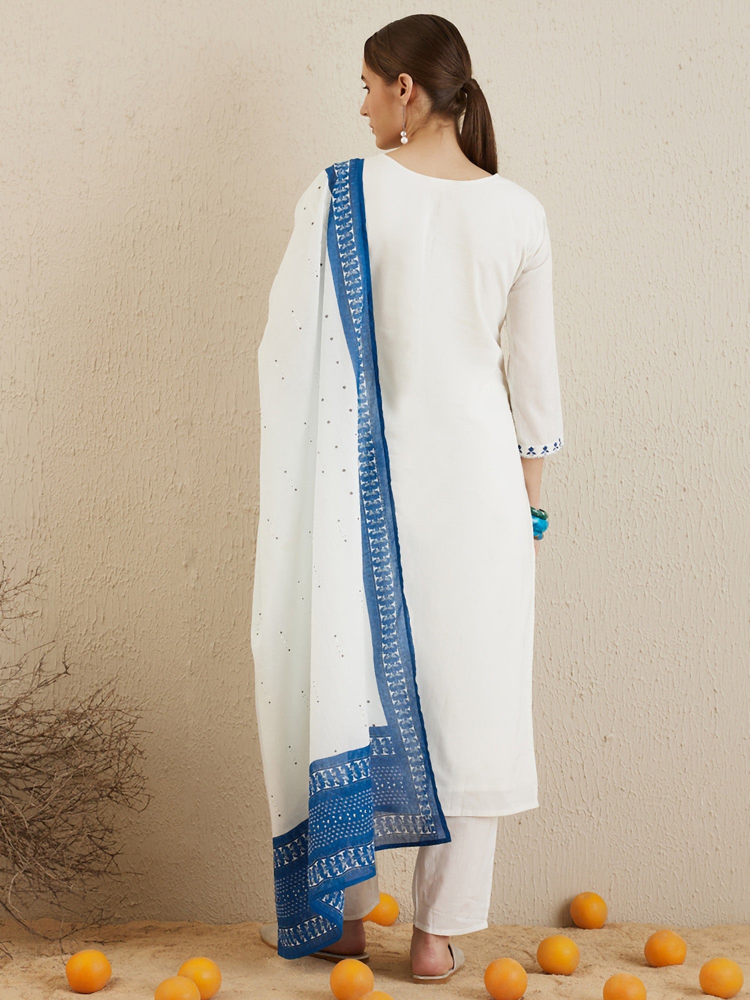 Women's Off White Pure Cotton Kurta Set - Taantav