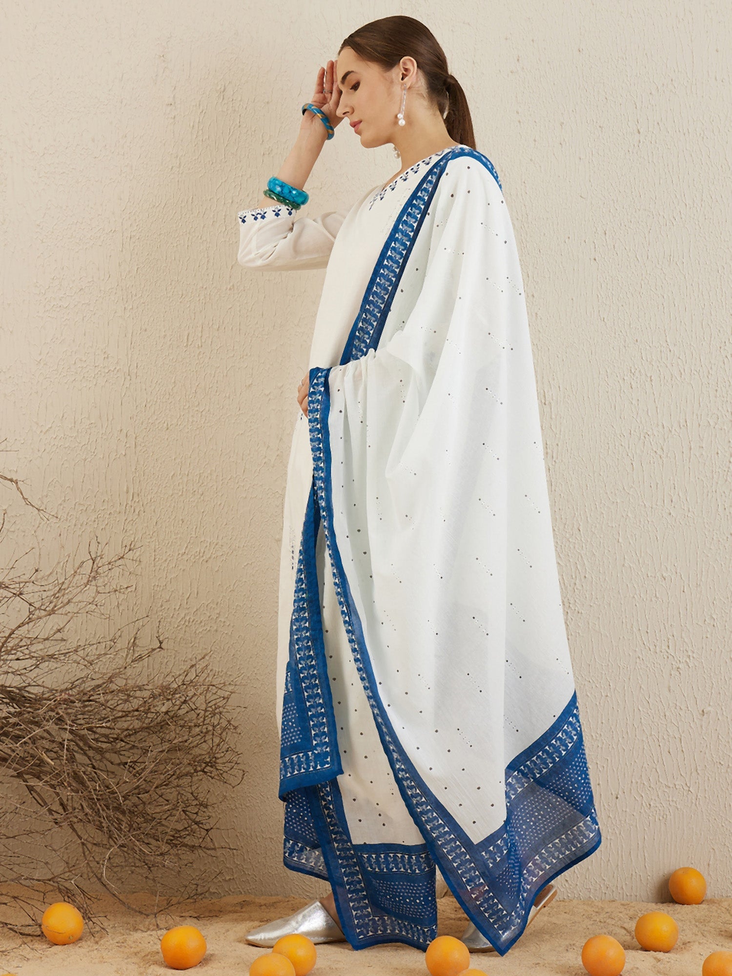 Women's Off White Pure Cotton Kurta Set - Taantav