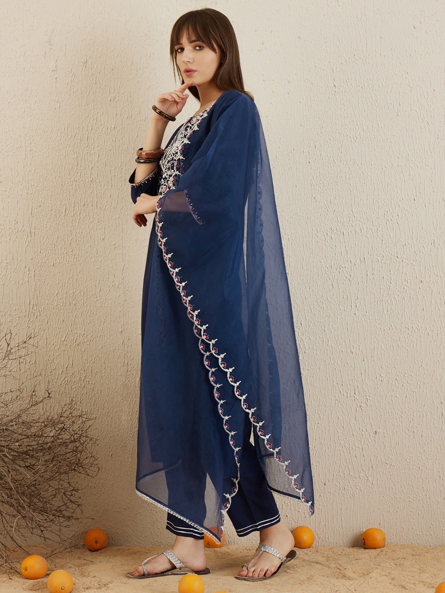 Women's Navy Blue Silk Blend Kurta Set - Taantav