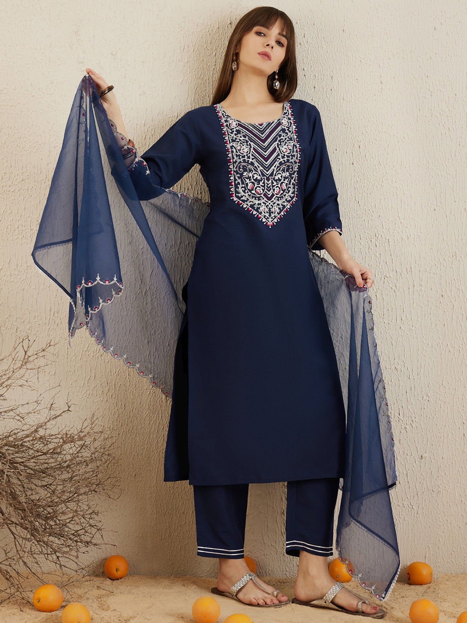 Women's Navy Blue Silk Blend Kurta Set - Taantav