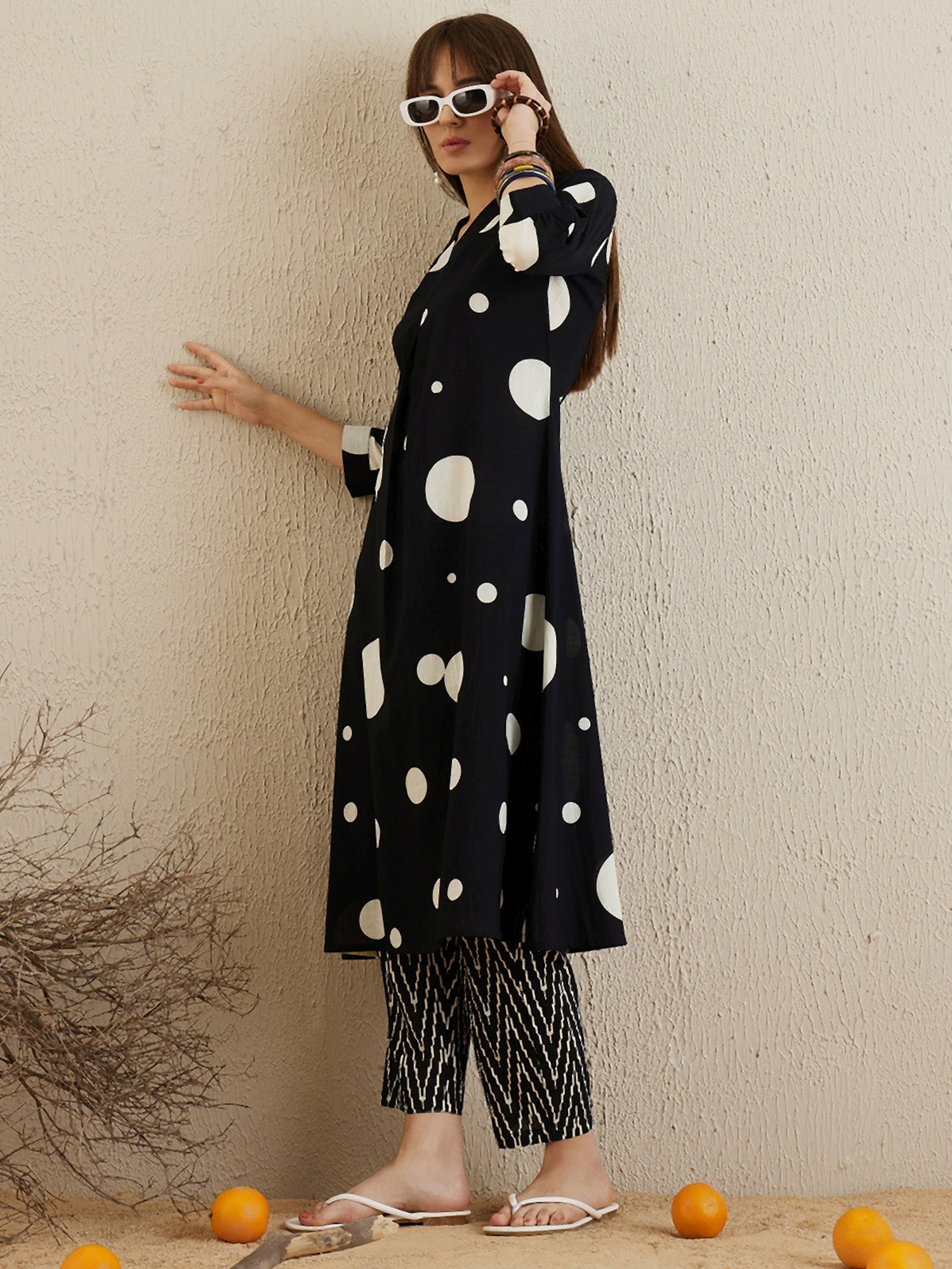 Women's Black Pure Cotton Kurta Set - Taantav