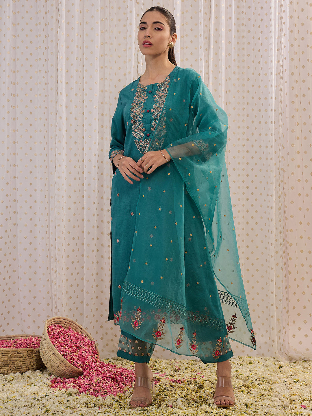 Women's Sea Green Silk Blend Kurta Set - Taantav