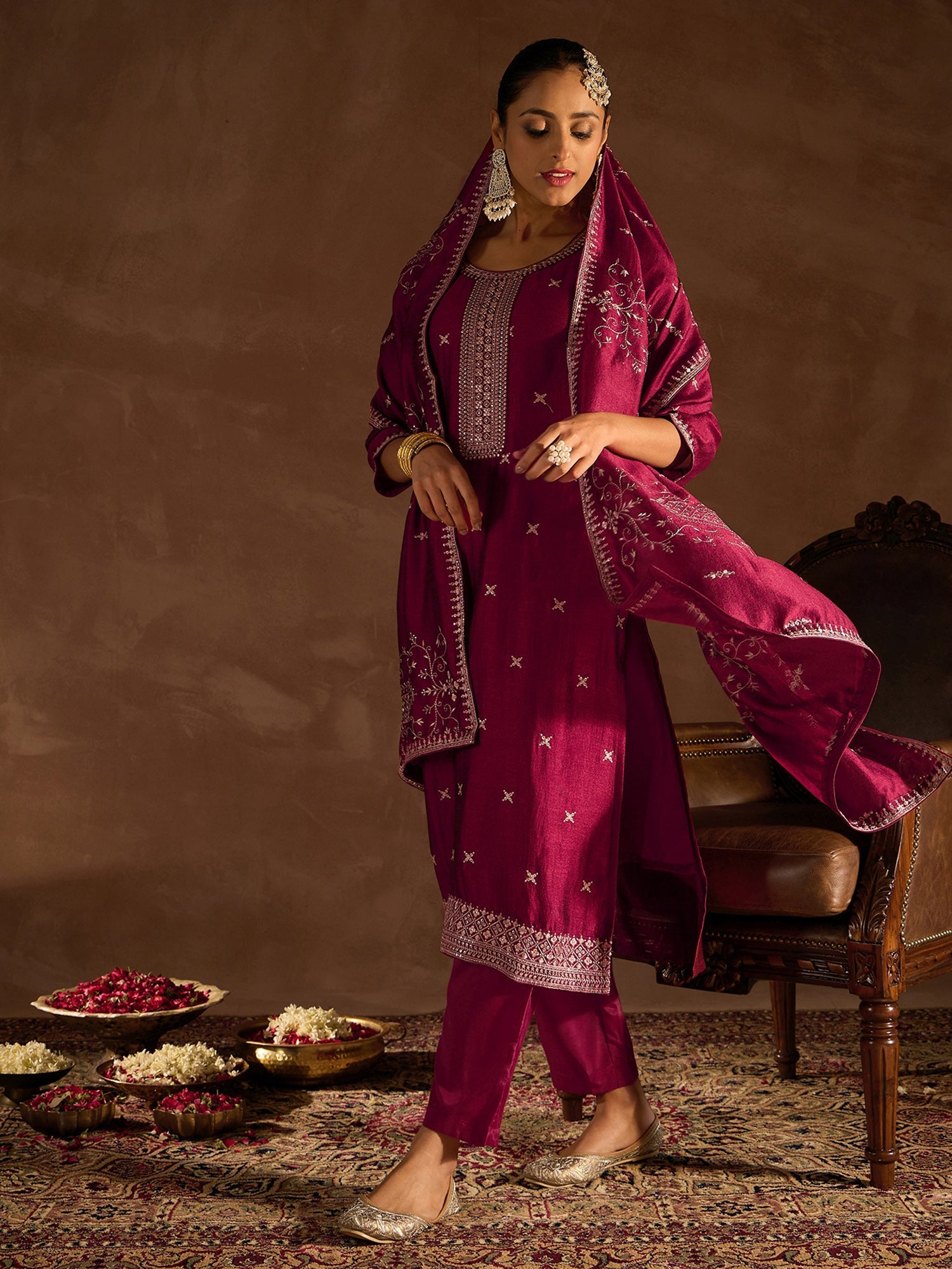 Women's Maroon Silk Blend Kurta Set - Taantav