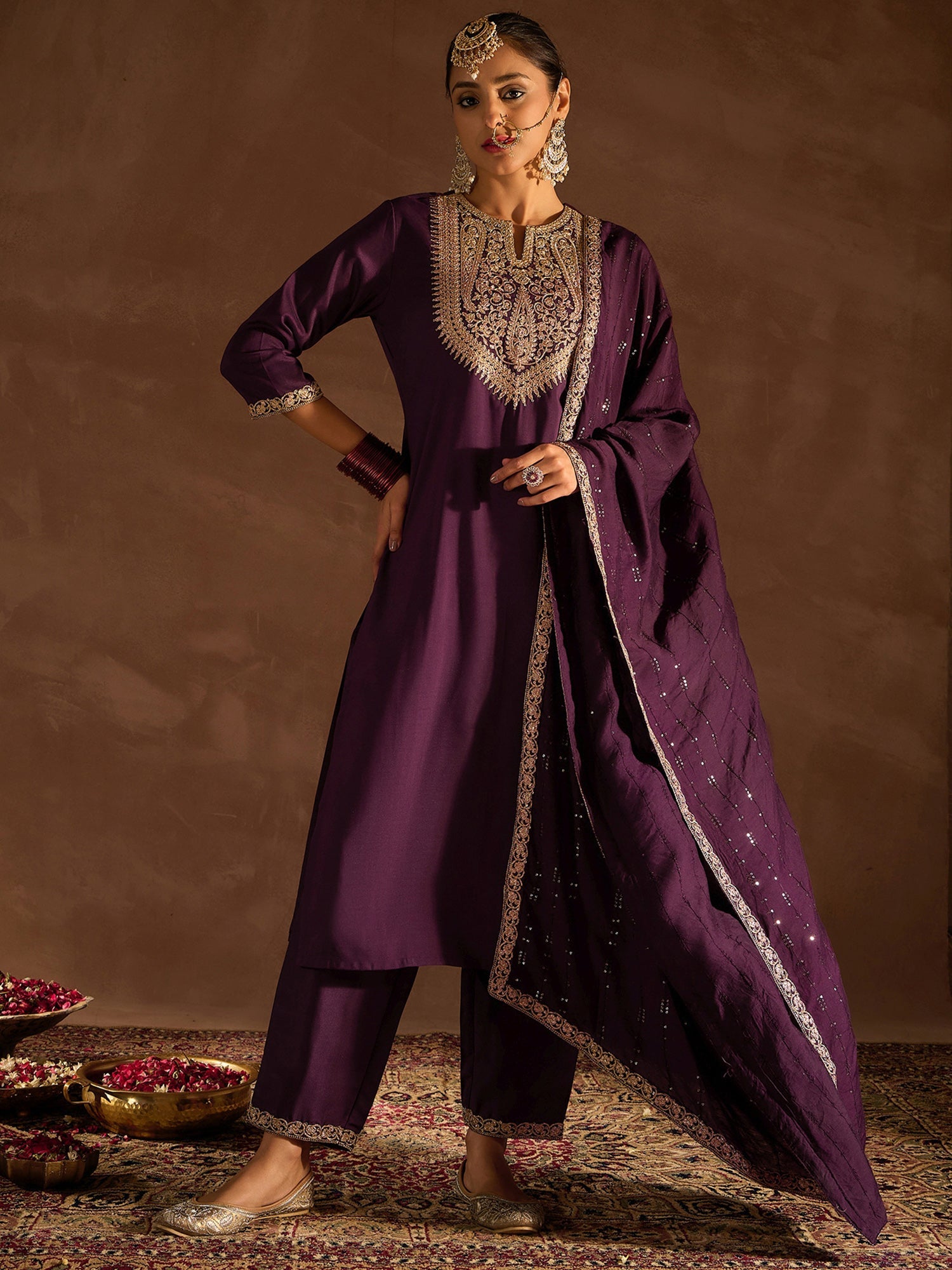 Women's Burgundy Chinon Kurta Set - Taantav