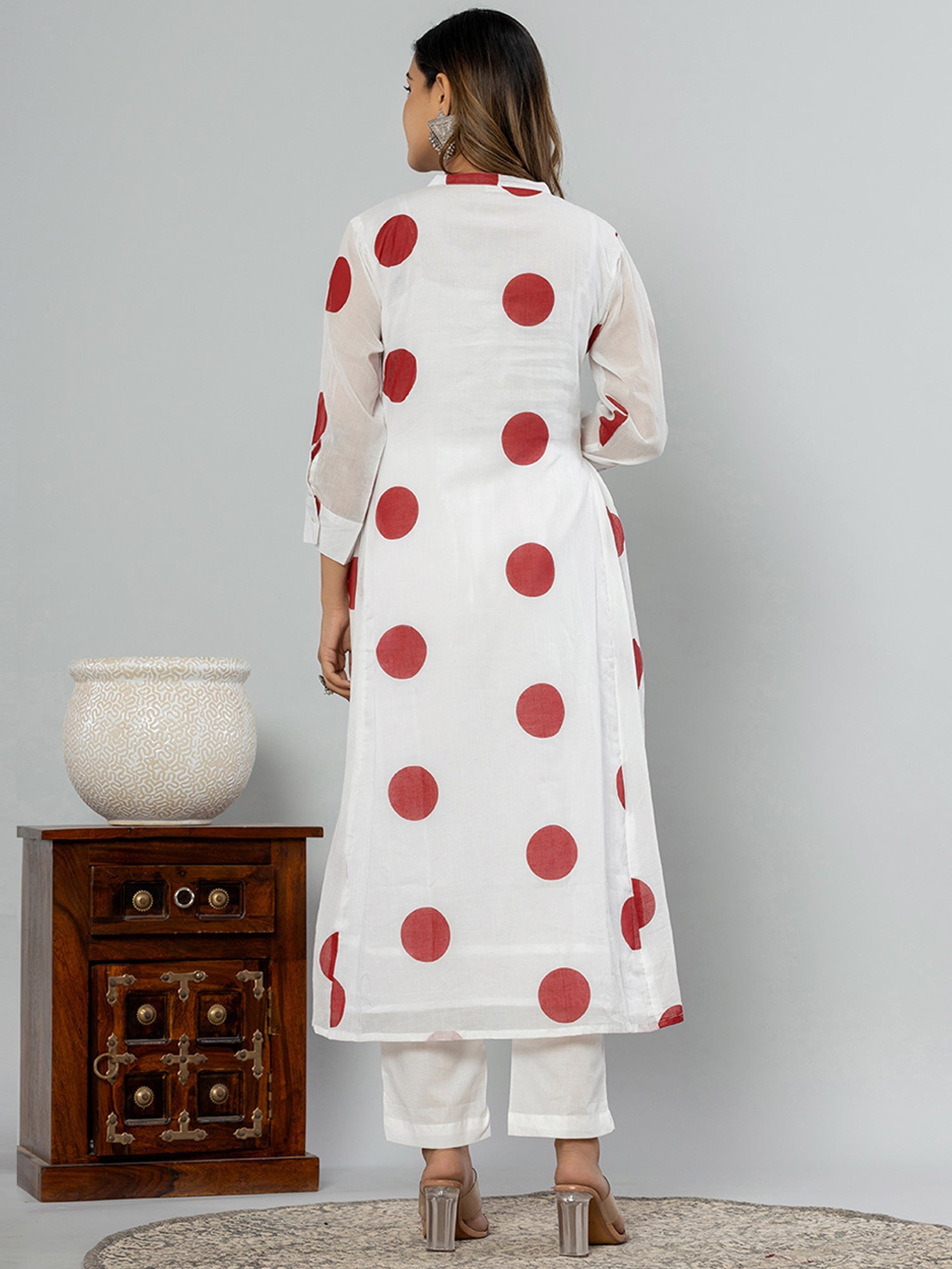 Women's Off White Pure Cotton Kurta Set - Taantav