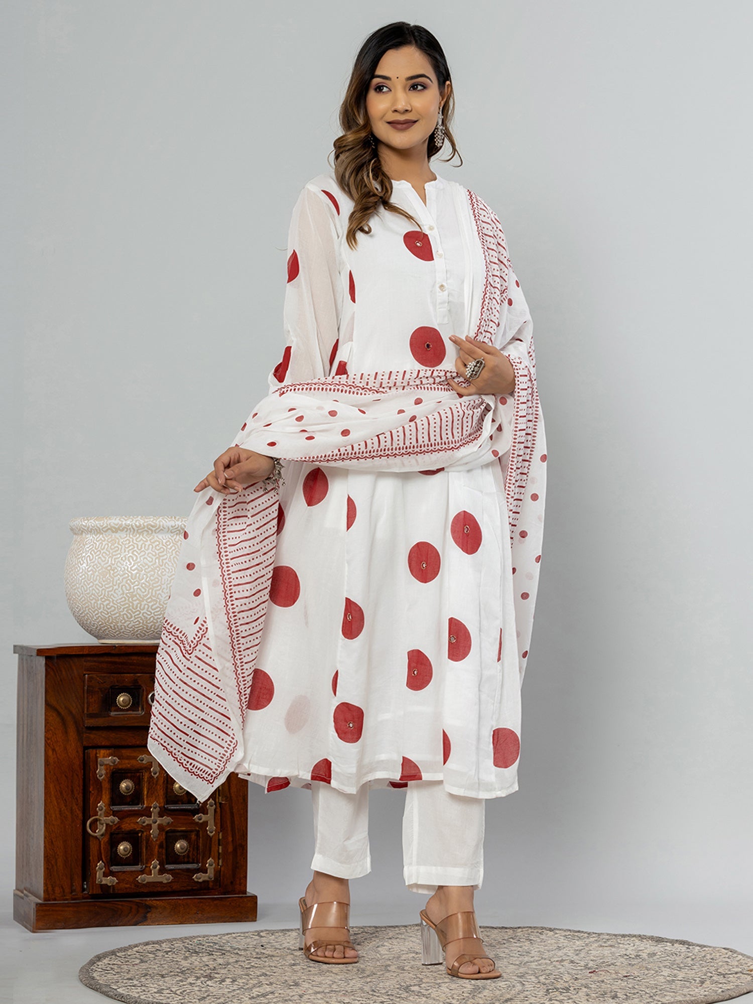 Women's Off White Pure Cotton Kurta Set - Taantav