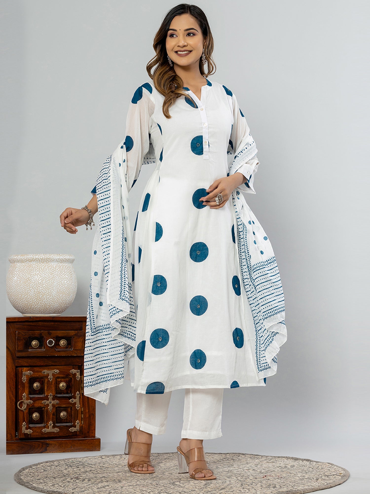 Women's Off White Pure Cotton Kurta Set - Taantav