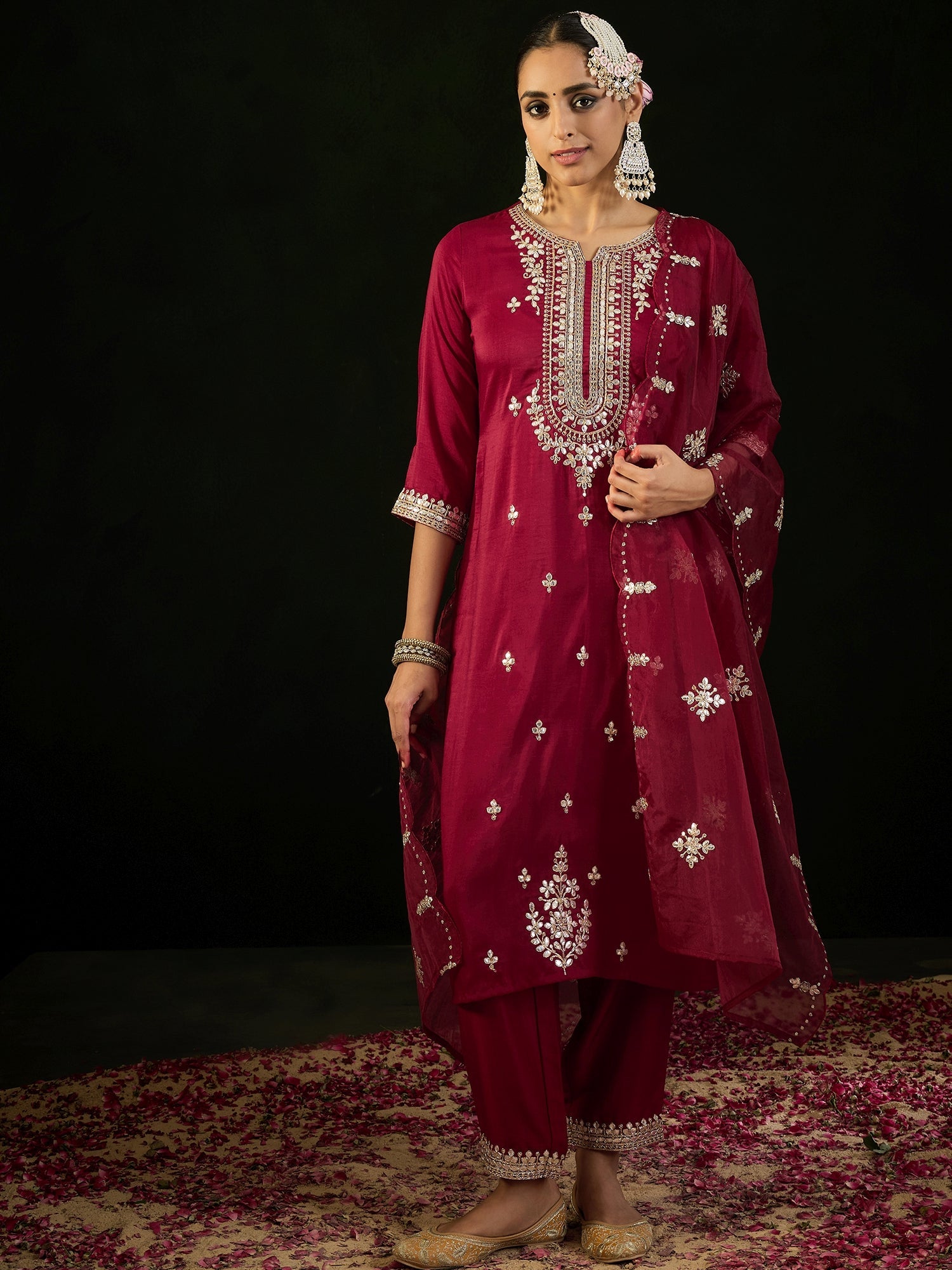 Women's Maroon Silk Blend Kurta Set - Taantav