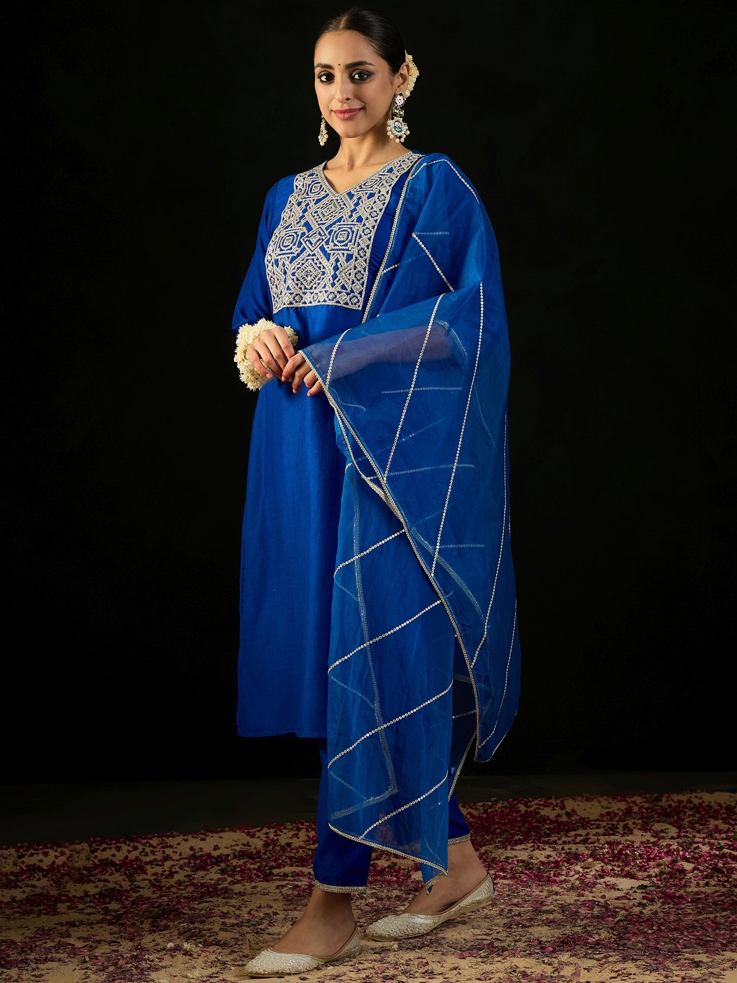 Women's Blue Silk Blend Kurta Set - Taantav