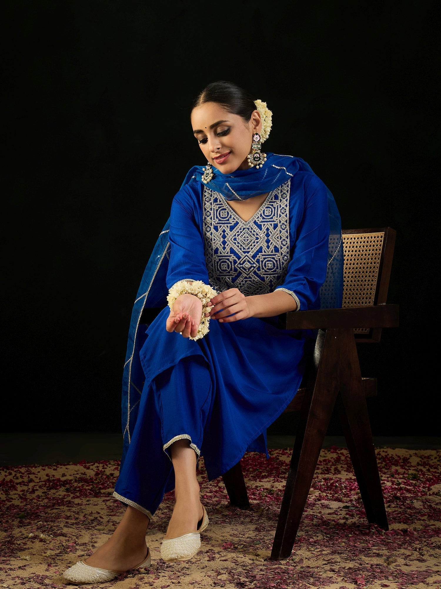 Women's Blue Silk Blend Kurta Set - Taantav