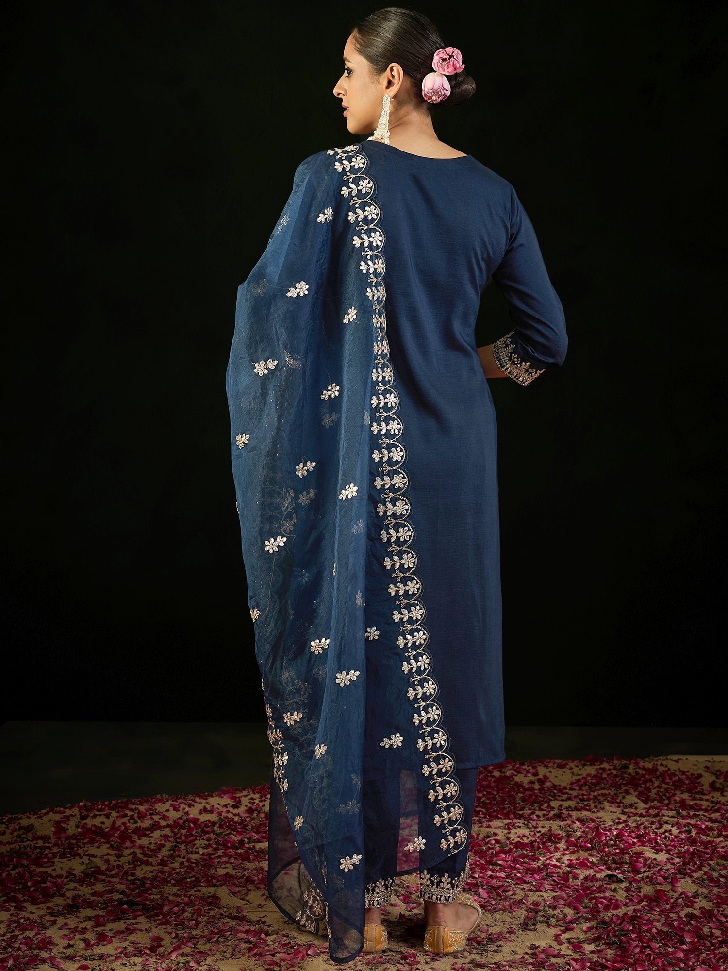 Women's Navy Blue Silk Blend Kurta Set - Taantav