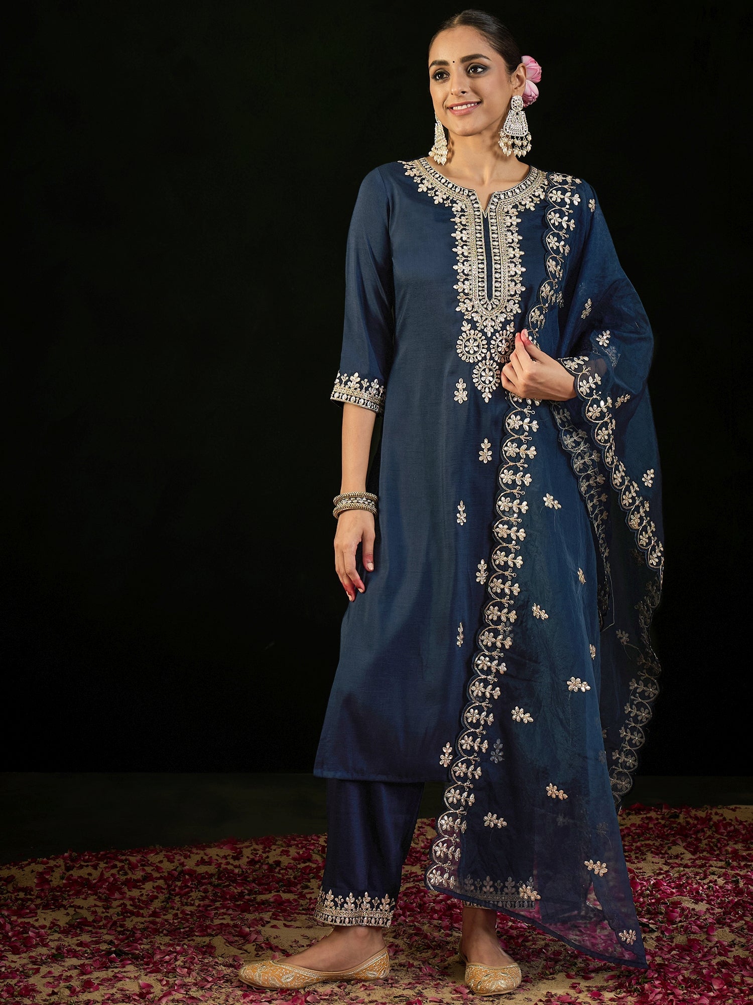 Women's Navy Blue Silk Blend Kurta Set - Taantav