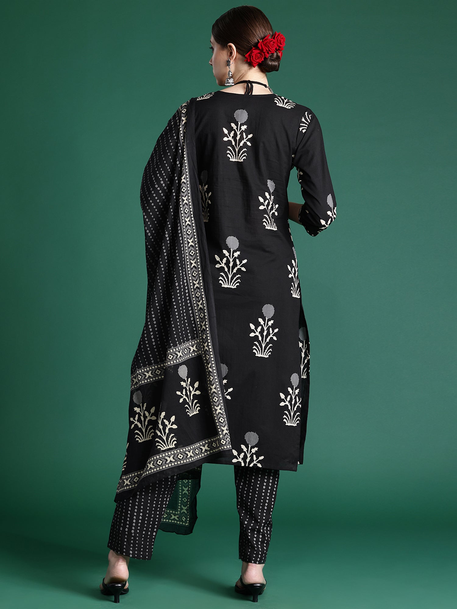 Women's Black Pure Cotton Kurta Set - Taantav