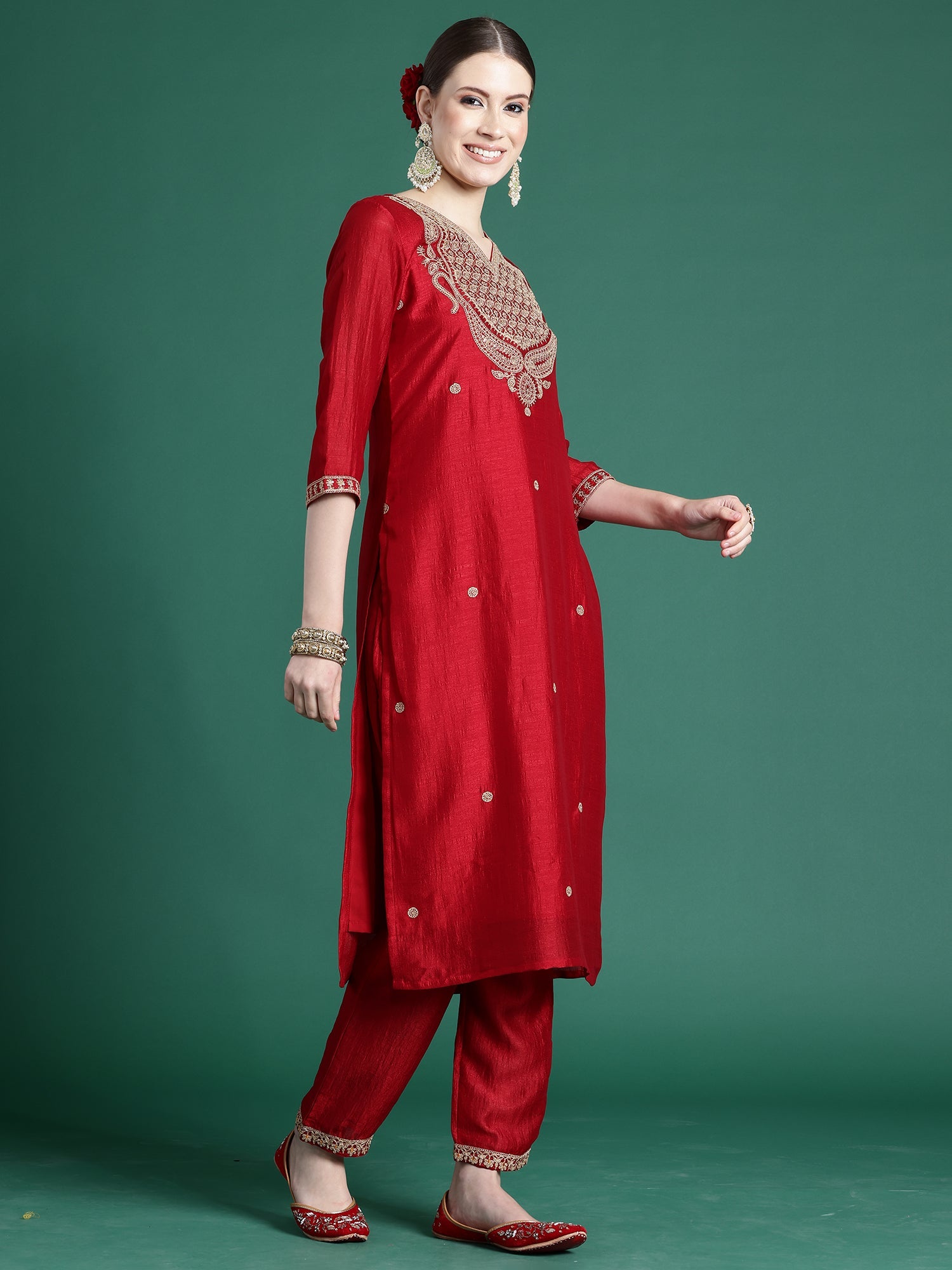 Women's Red Silk Blend Kurta Set - Taantav