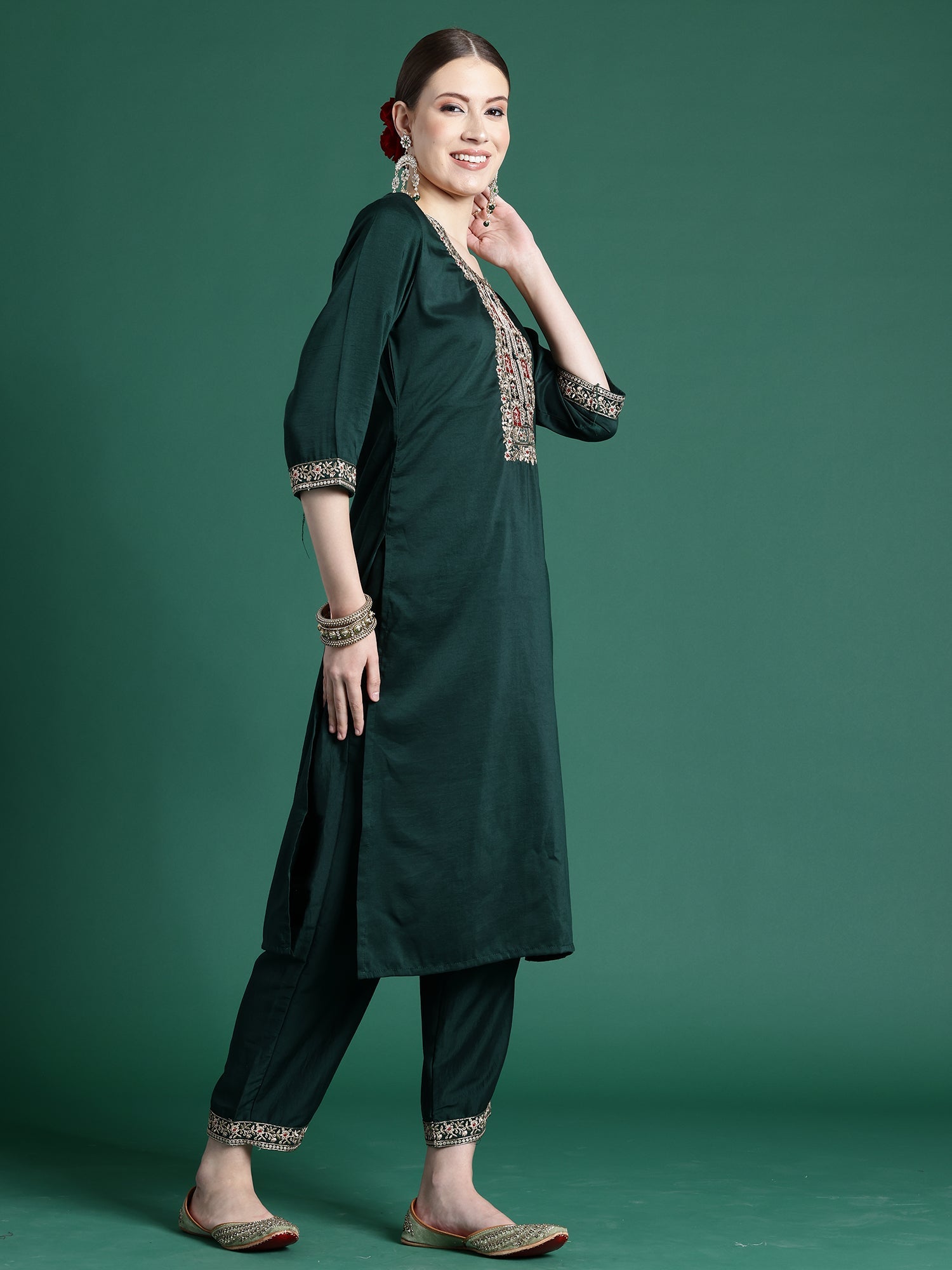 Women's Green Silk Blend Kurta Set - Taantav