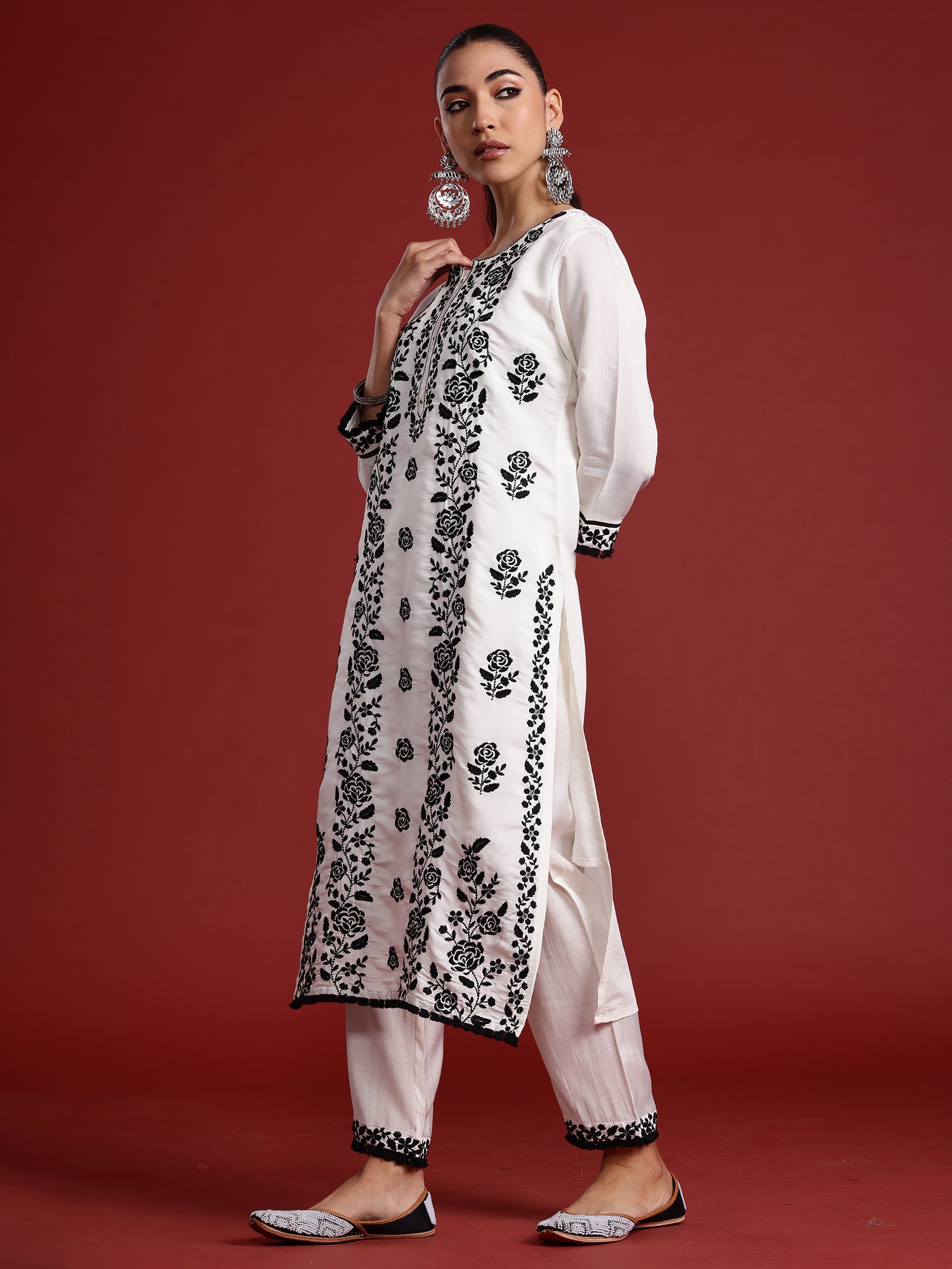 Women's White Silk Blend Kurta Set - Taantav