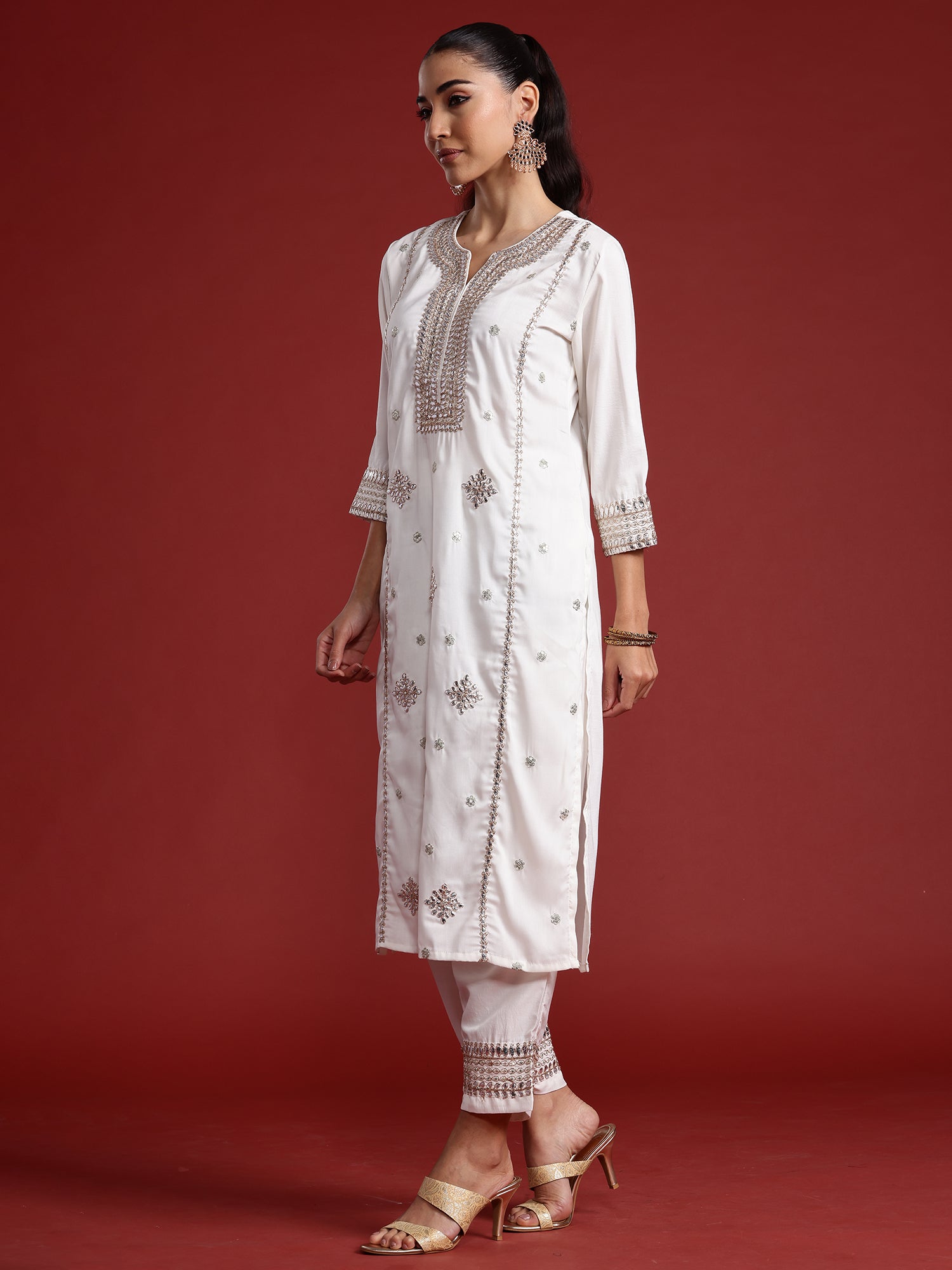 Women's Off White Silk Blend Kurta Set - Taantav