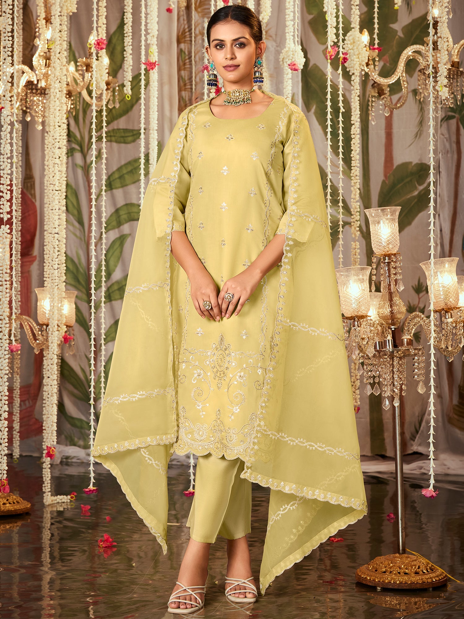 Women's Yellow Silk Blend Kurta Set - Taantav