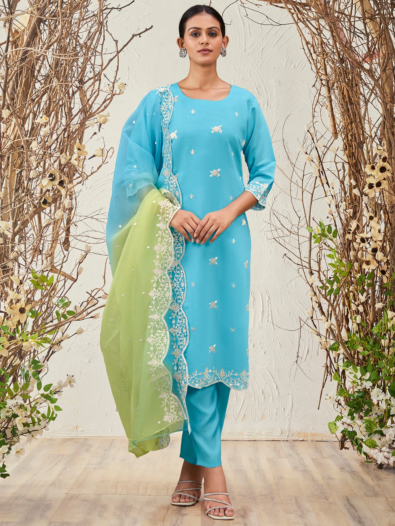 Women's Blue Silk Blend Kurta Set - Taantav