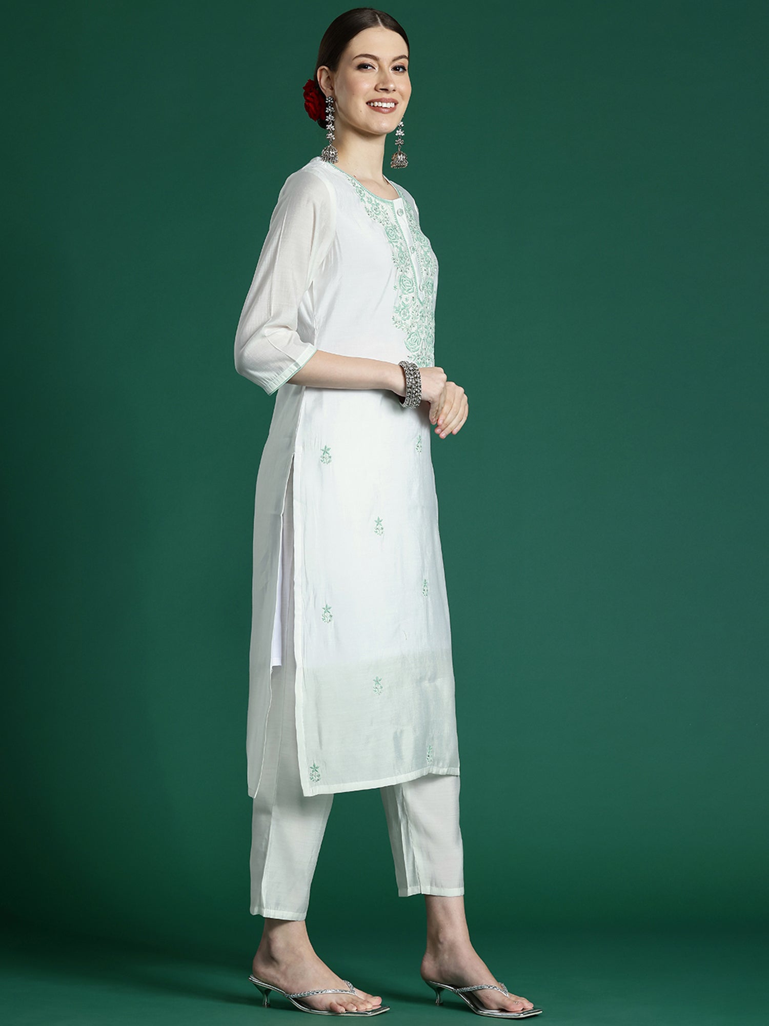 Women's White Silk Blend Kurta Set - Taantav