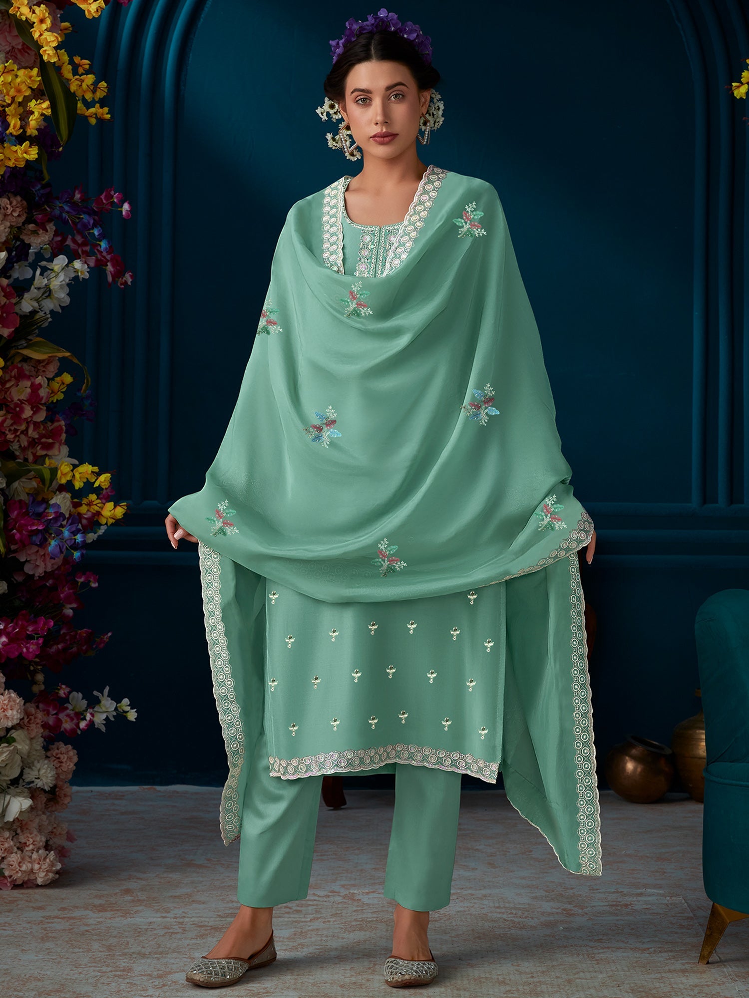 Women's Green Silk Blend Kurta Set - Taantav