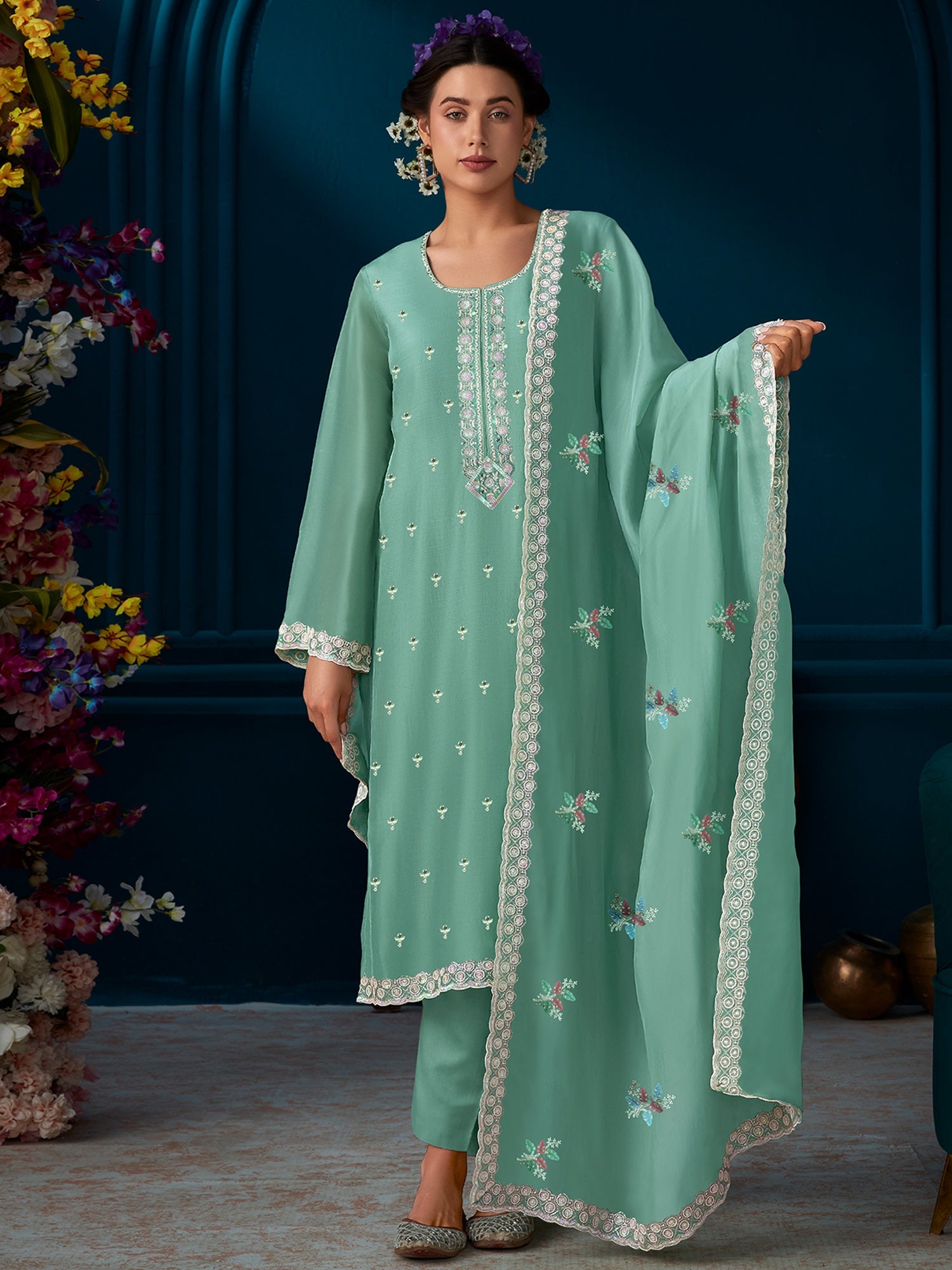 Women's Green Silk Blend Kurta Set - Taantav