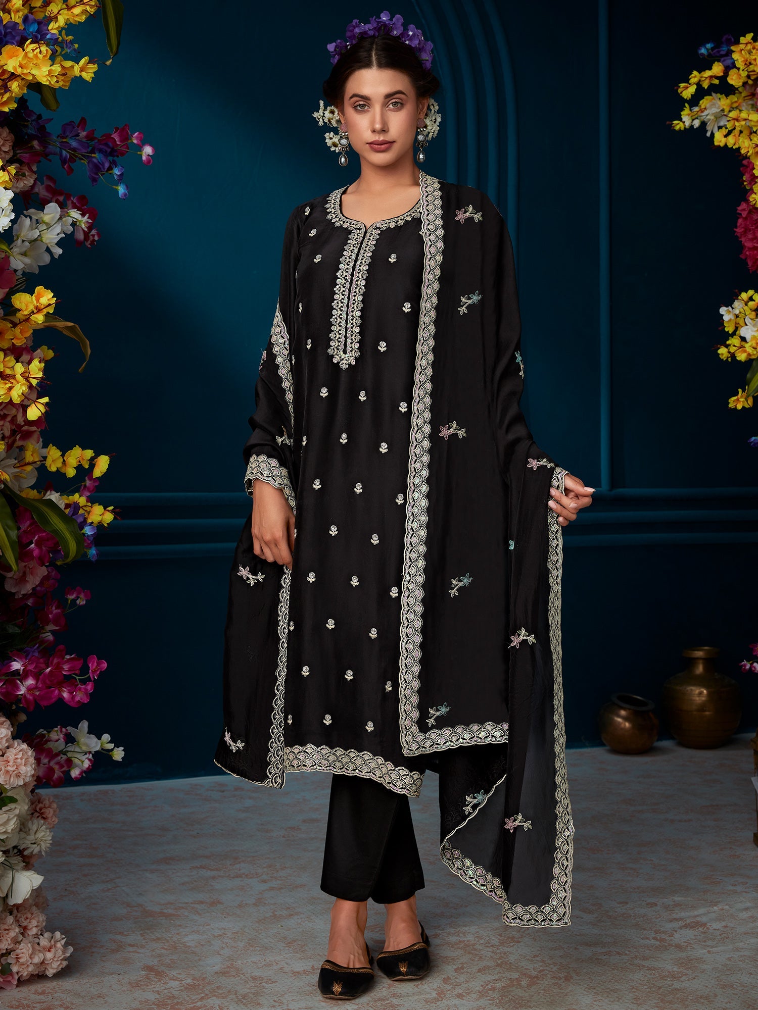 Women's Black Silk Blend Kurta Set - Taantav