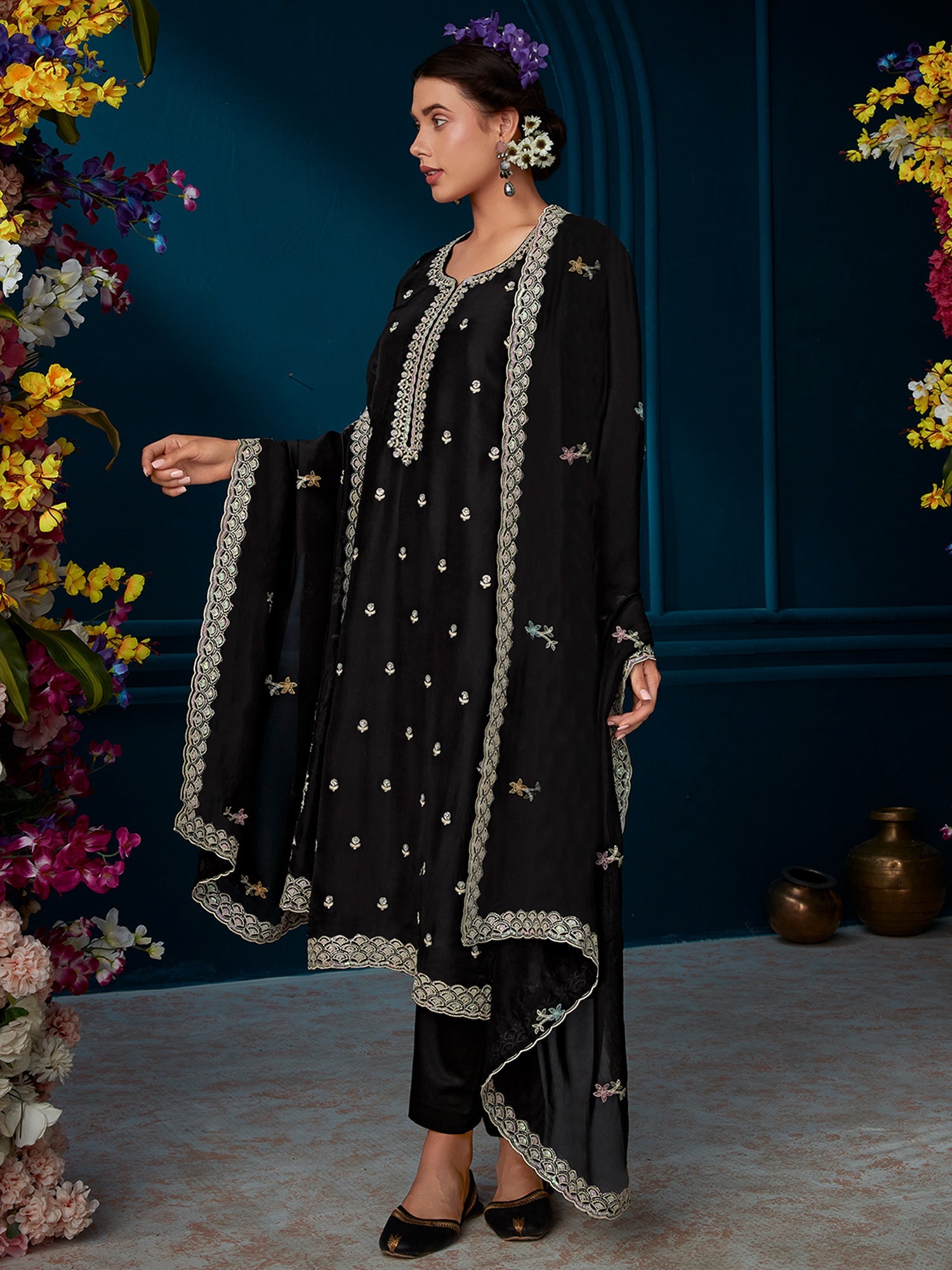 Women's Black Silk Blend Kurta Set - Taantav