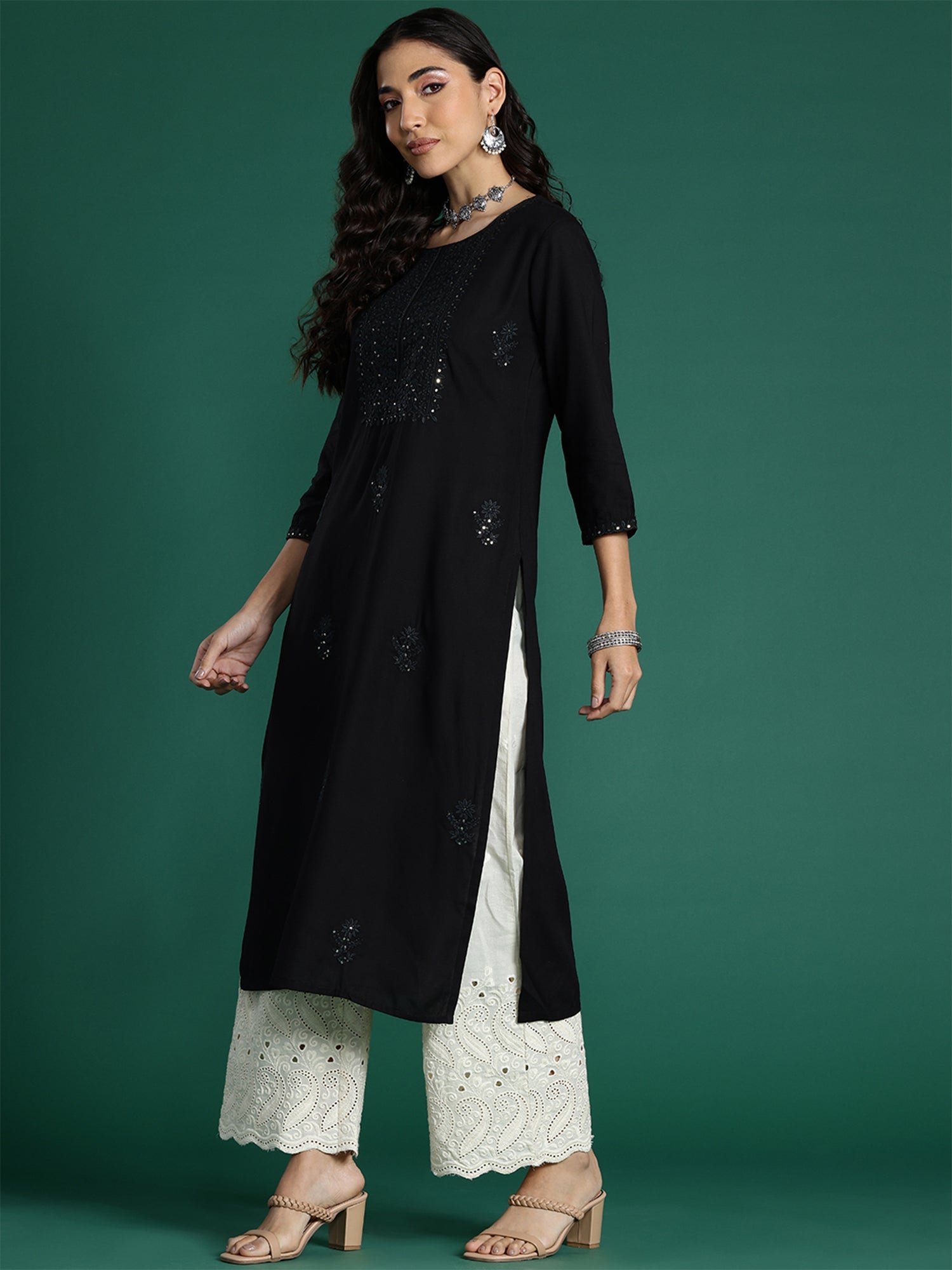 Women's Black Viscose Rayon Kurta - Taantav