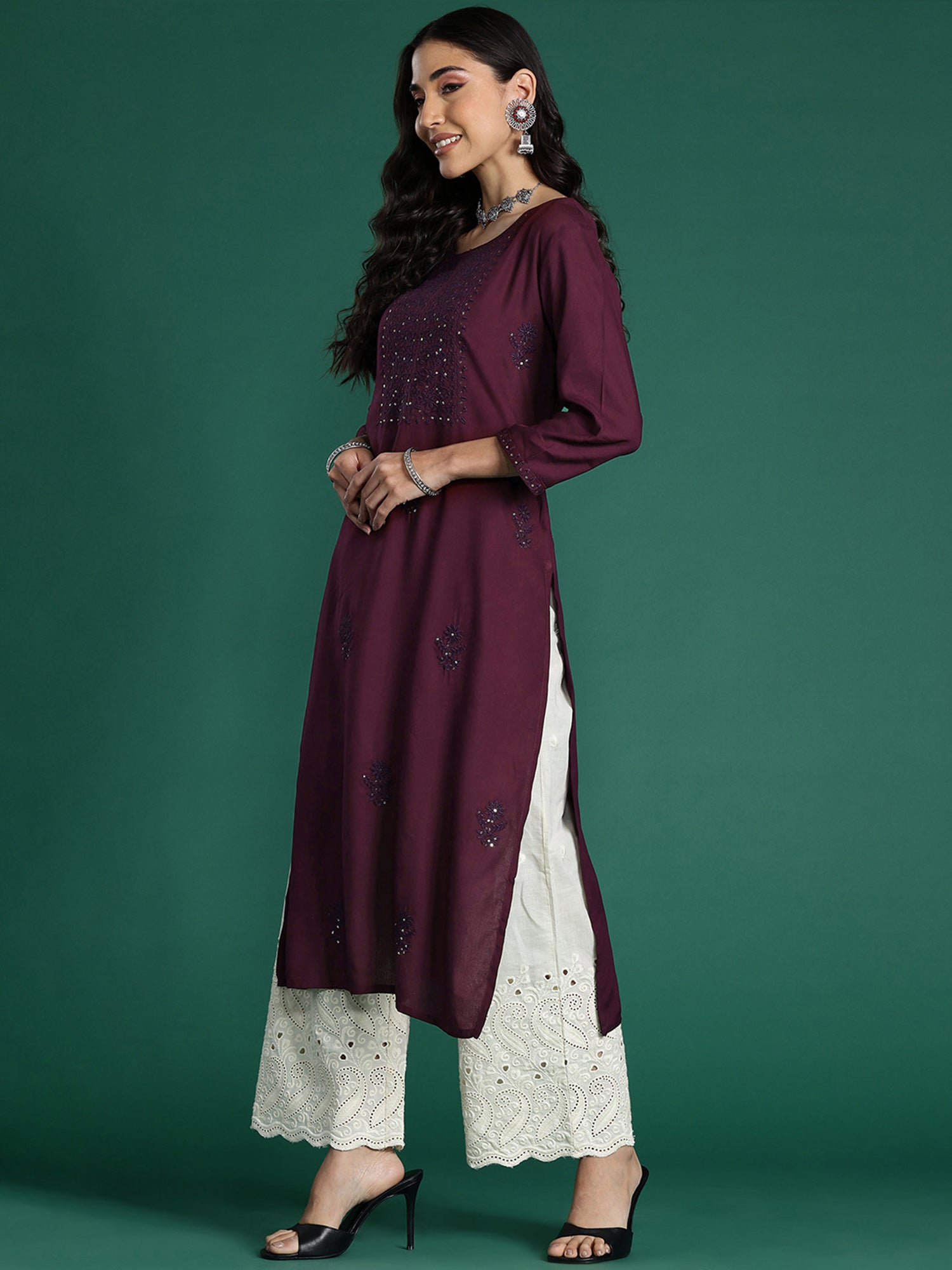 Women's Burgundy Viscose Rayon Kurta - Taantav