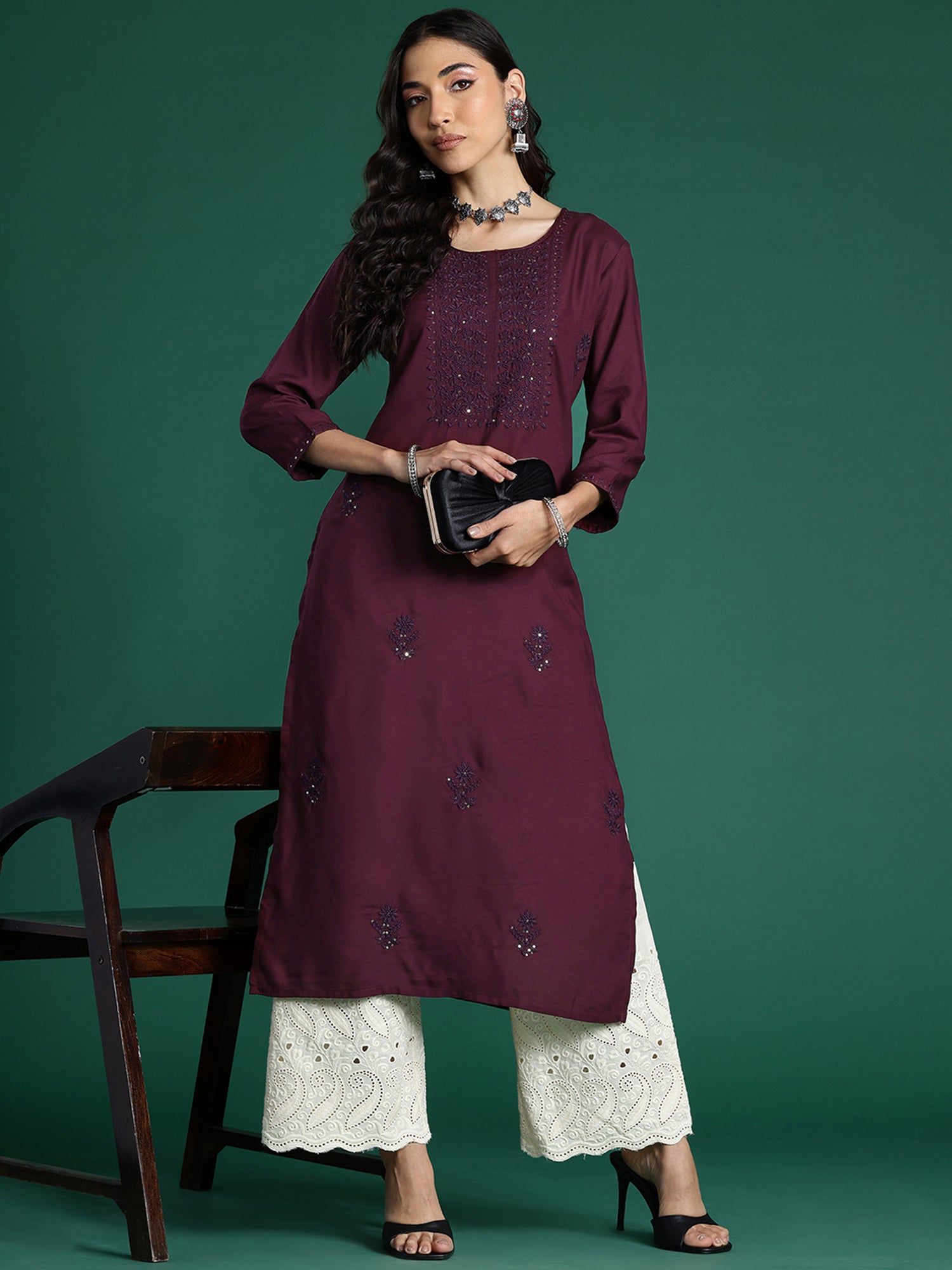 Women's Burgundy Viscose Rayon Kurta - Taantav