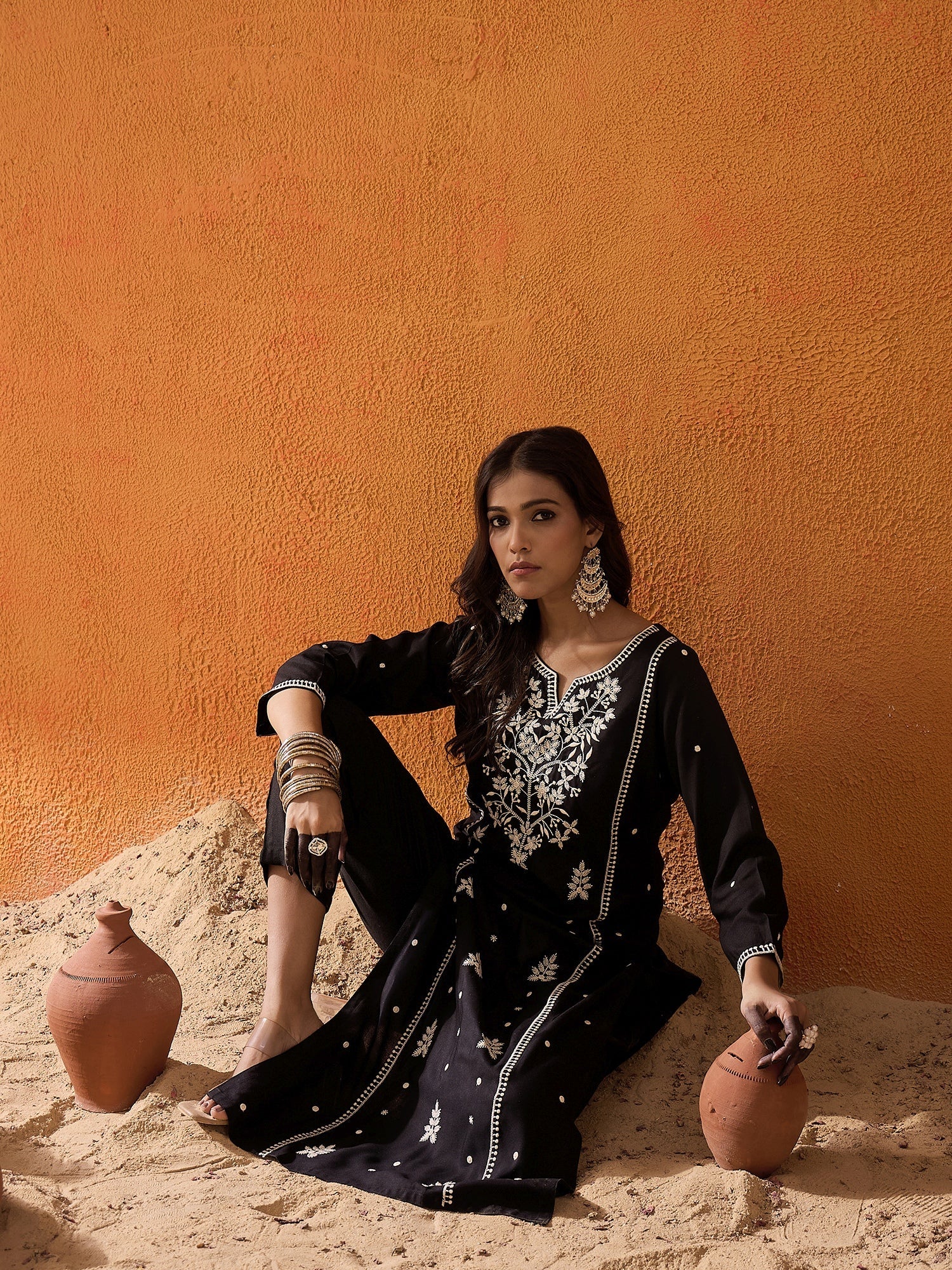 Women's Black Viscose Rayon Kurta - Taantav