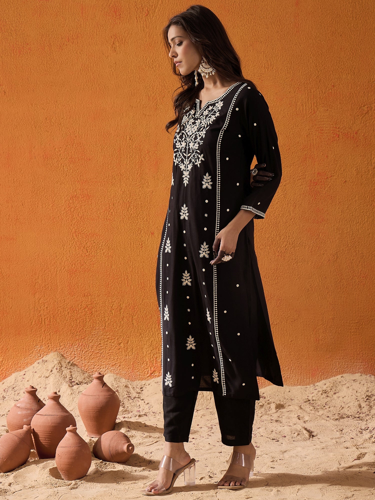 Women's Black Viscose Rayon Kurta - Taantav