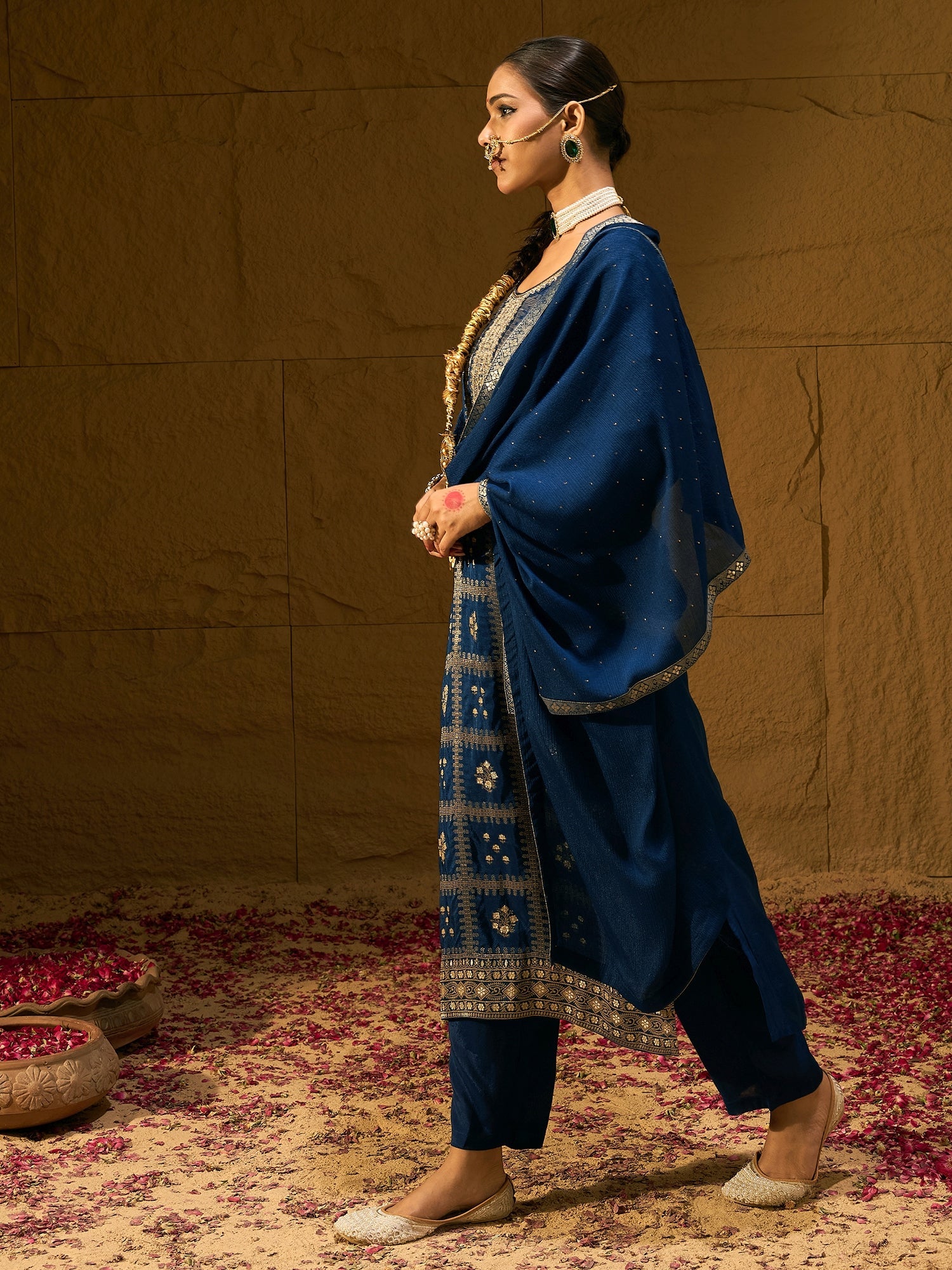 Women's Blue Silk Blend Kurta Set - Taantav