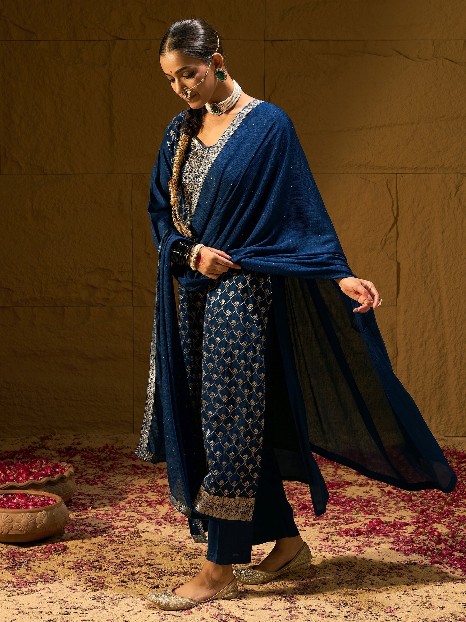 Women's Blue Silk Blend Kurta Set - Taantav