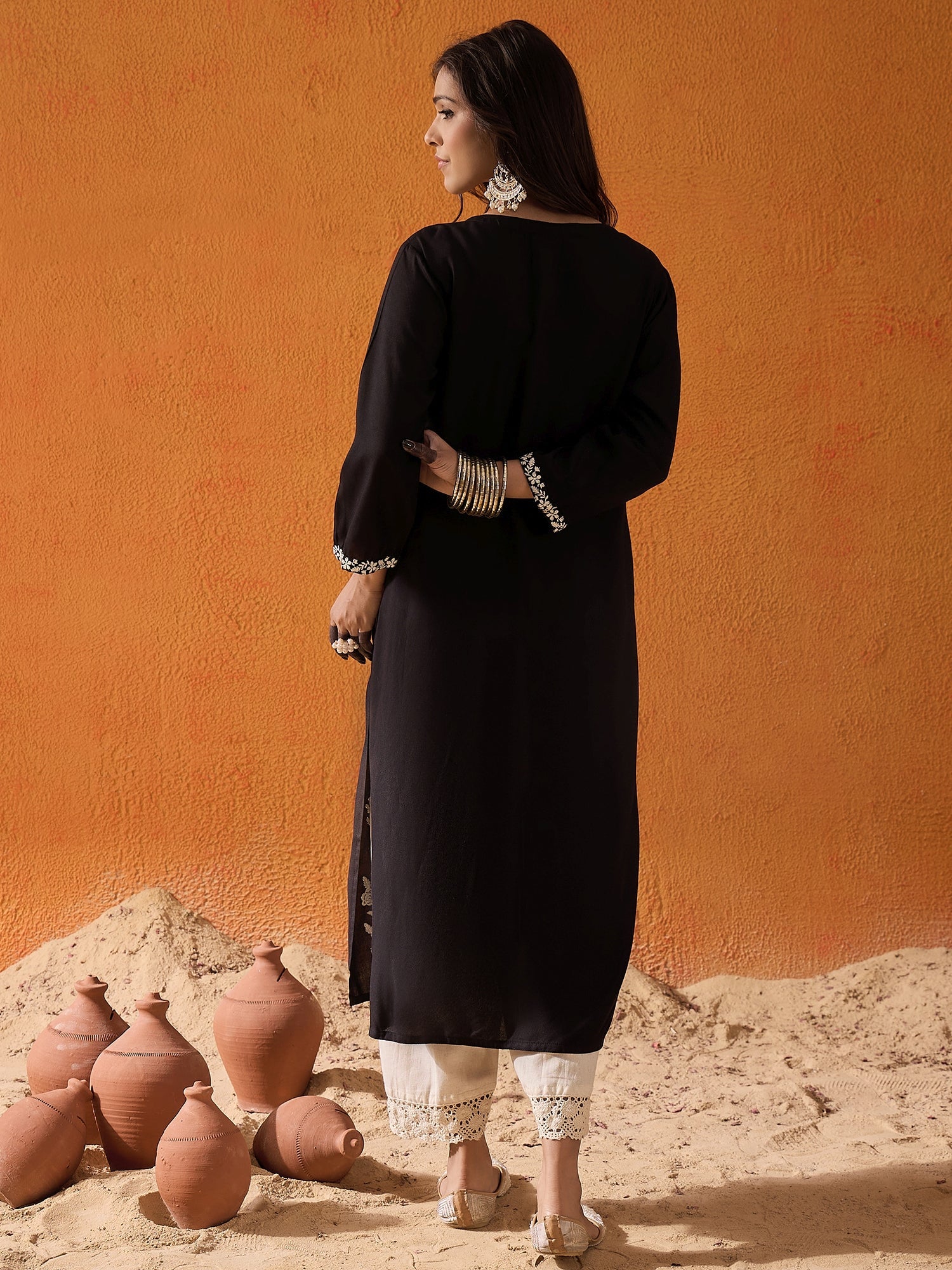 Women's Black Viscose Rayon Kurta - Taantav