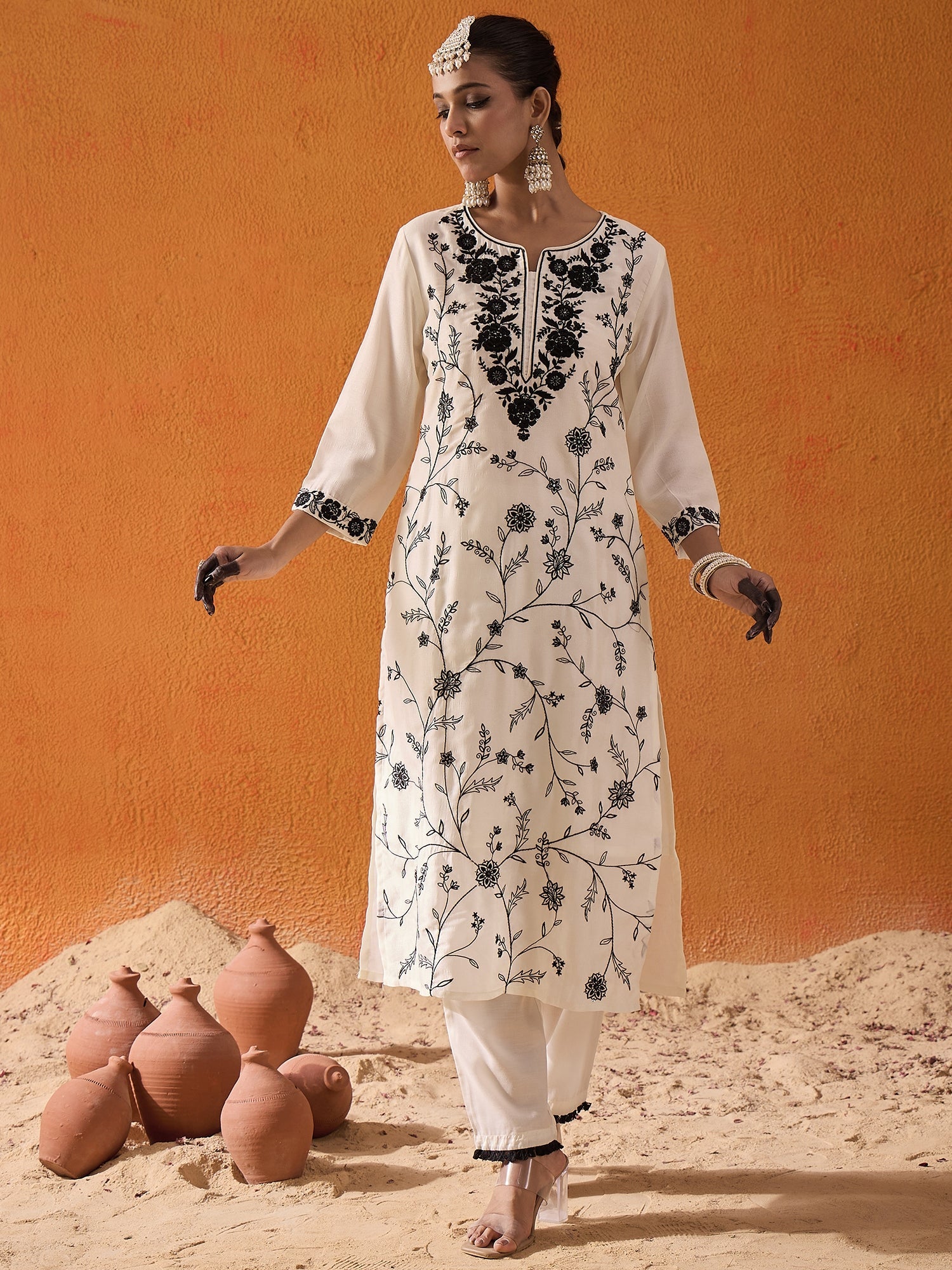 Women's White Silk Blend Kurta Set - Taantav